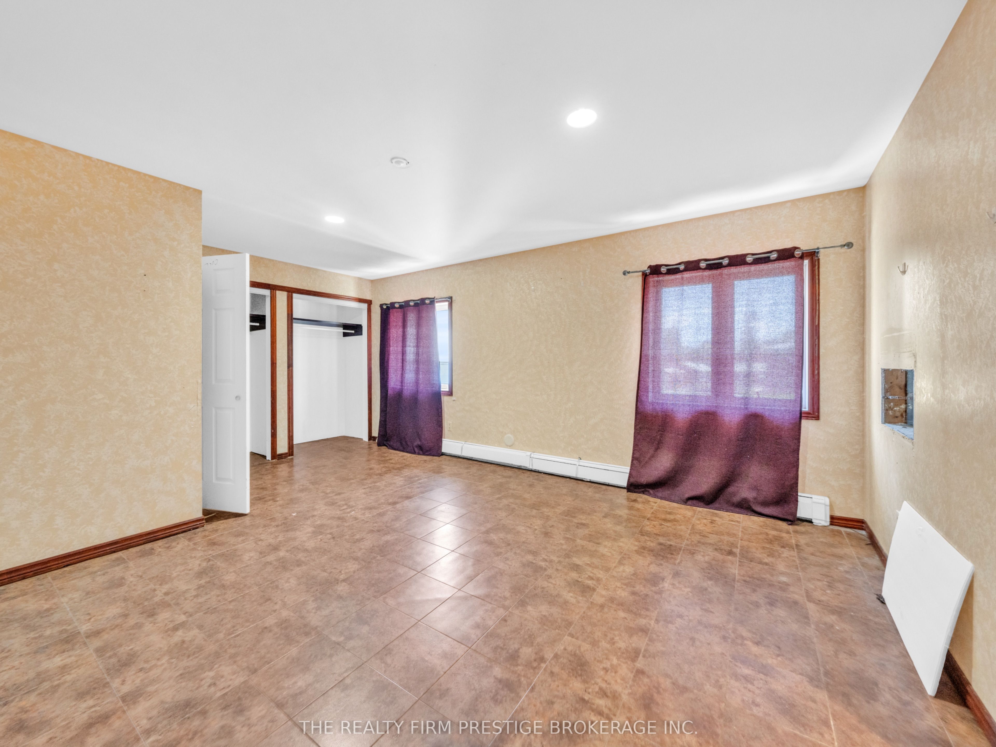 421 Grand Avenue E Property Photo 18