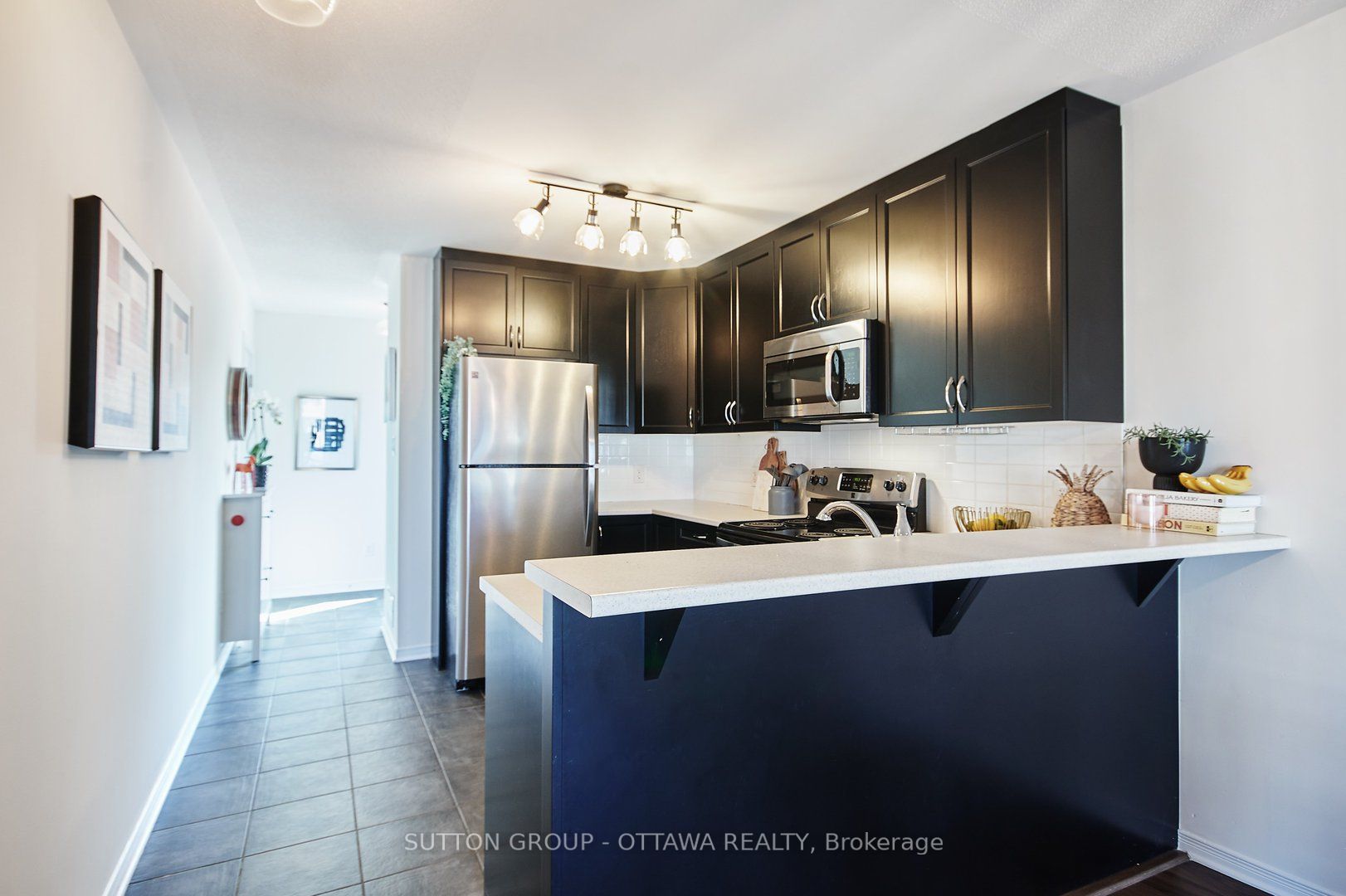 2625 Longfields Drive Property Photo 8