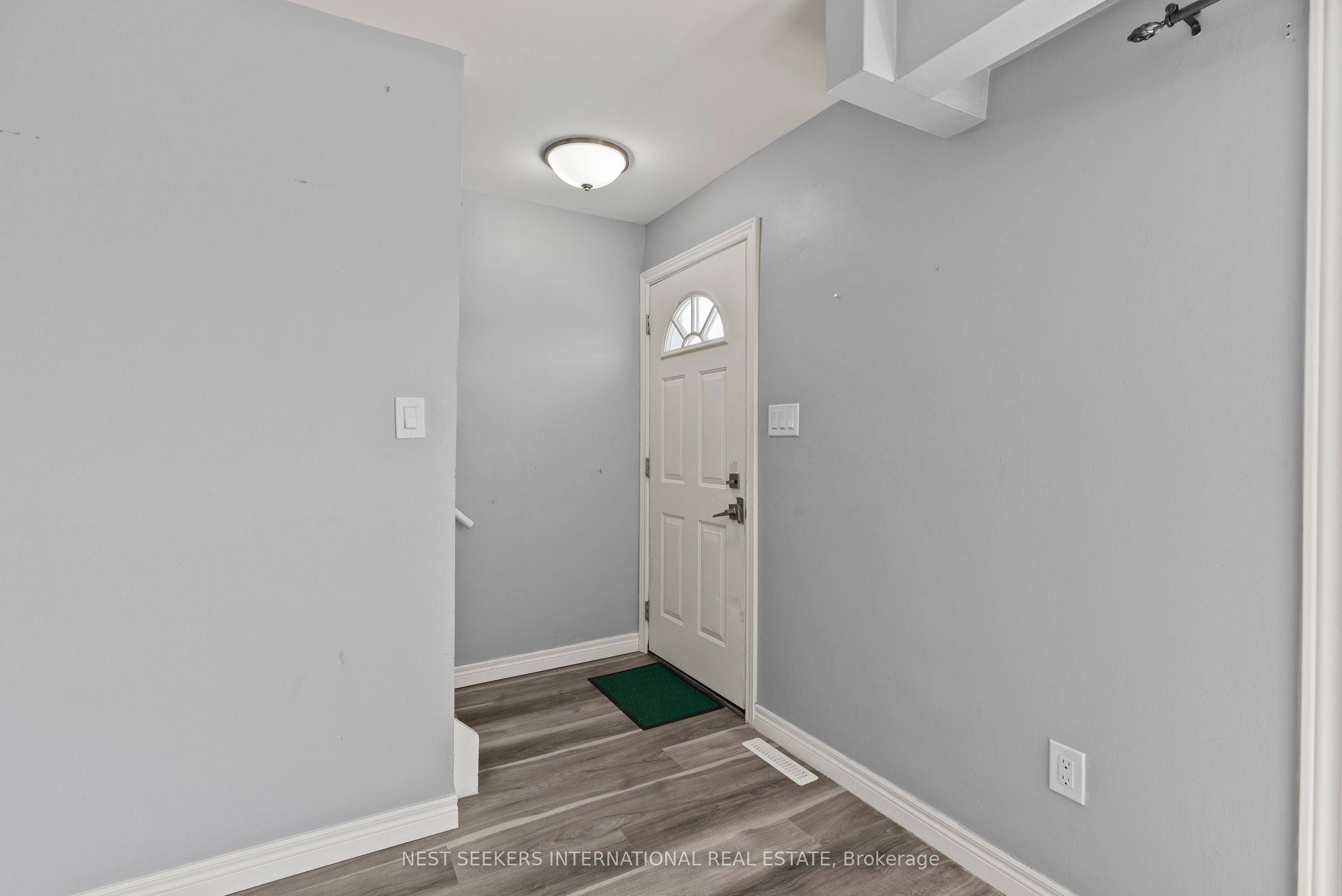 67 Hagey Avenue 2 Property Photo 4