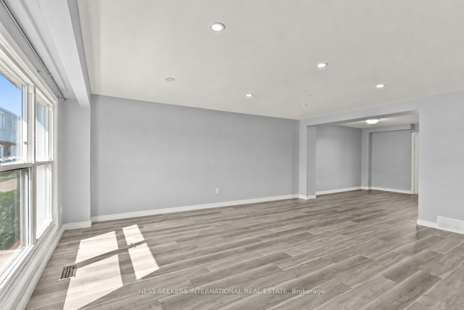 67 Hagey Avenue 2 Property Photo 8