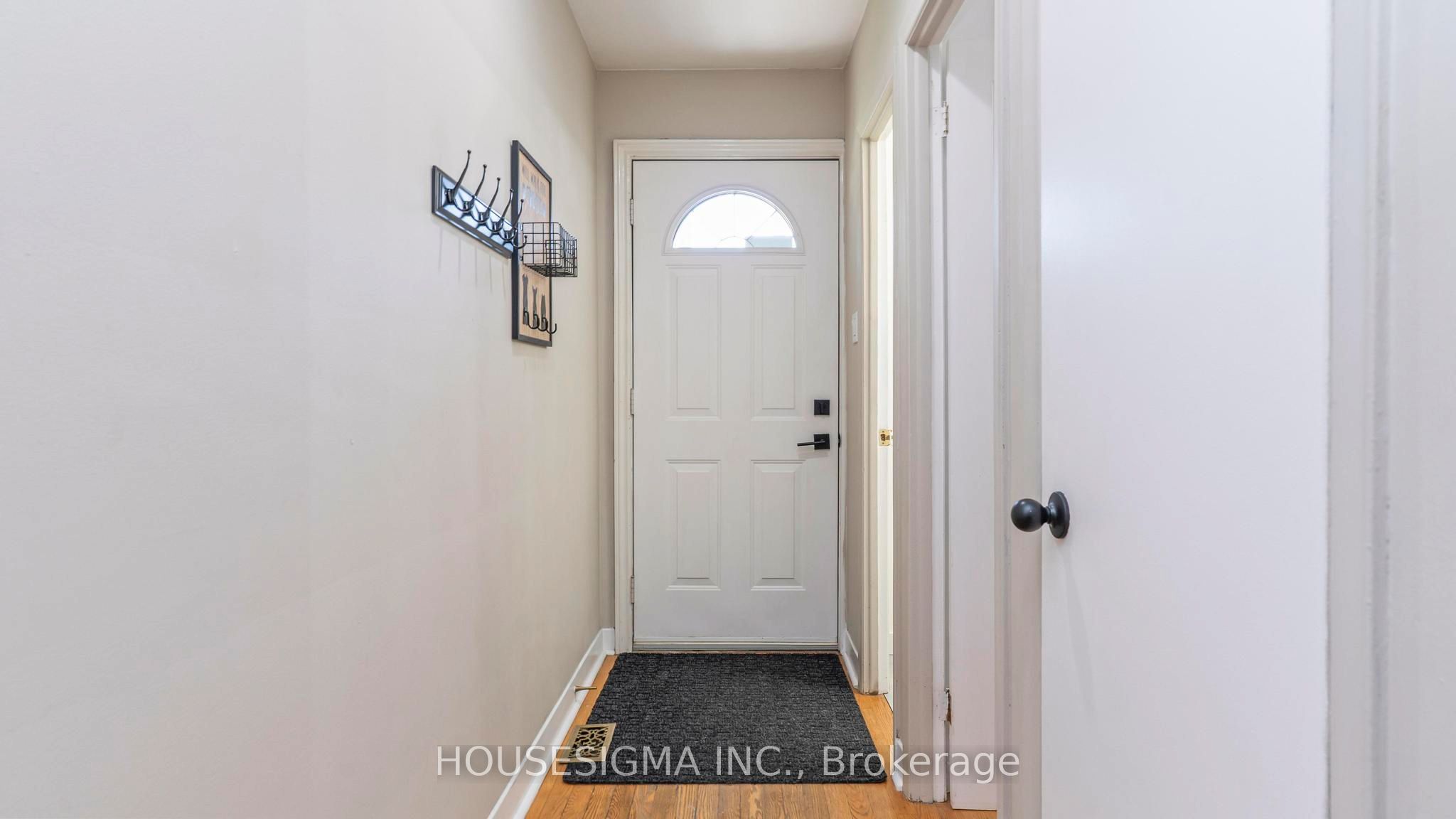 16 Arbour Glen Crescent Property Photo 3