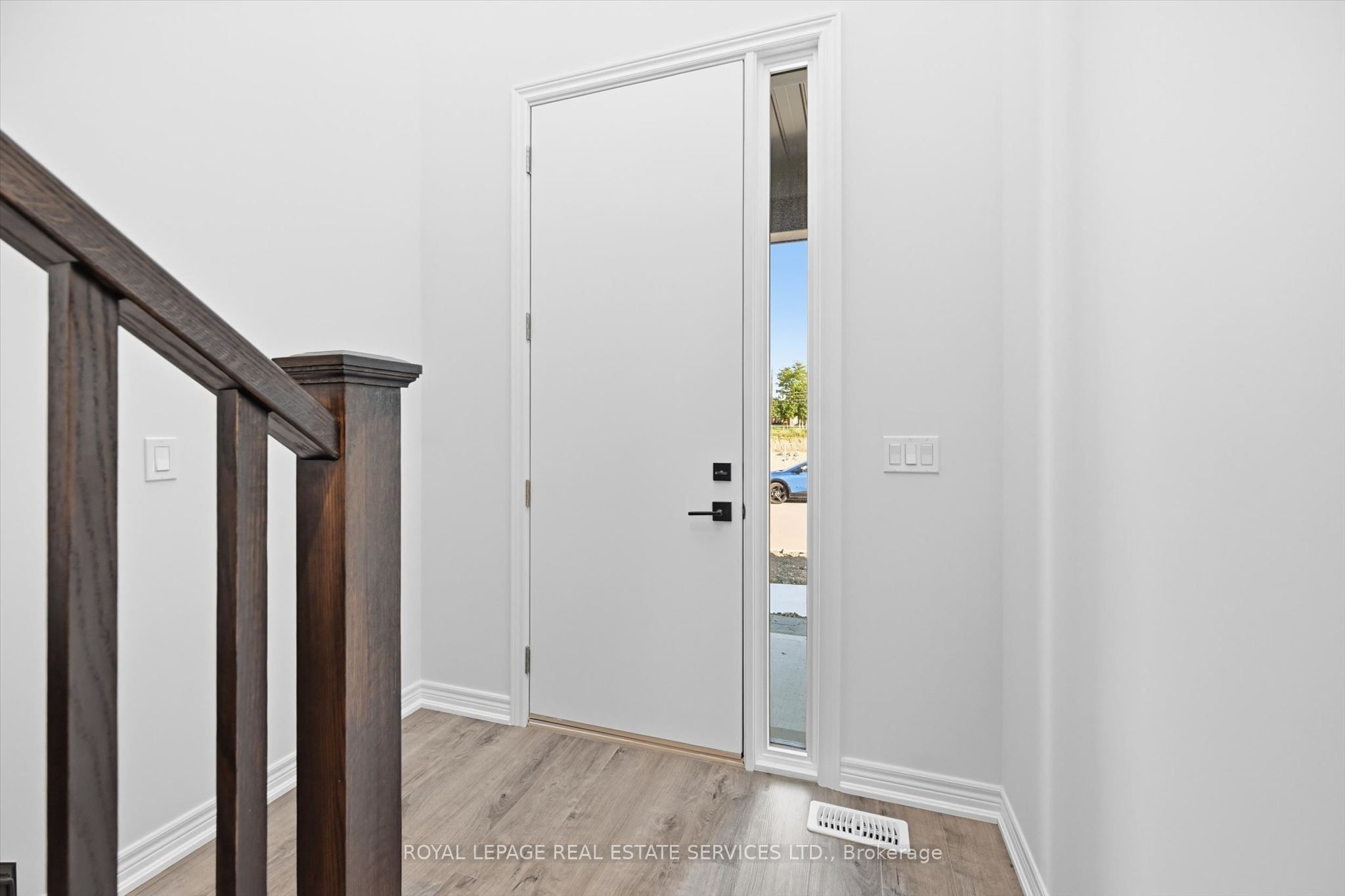 74 Valley Trail Place Property Photo 3