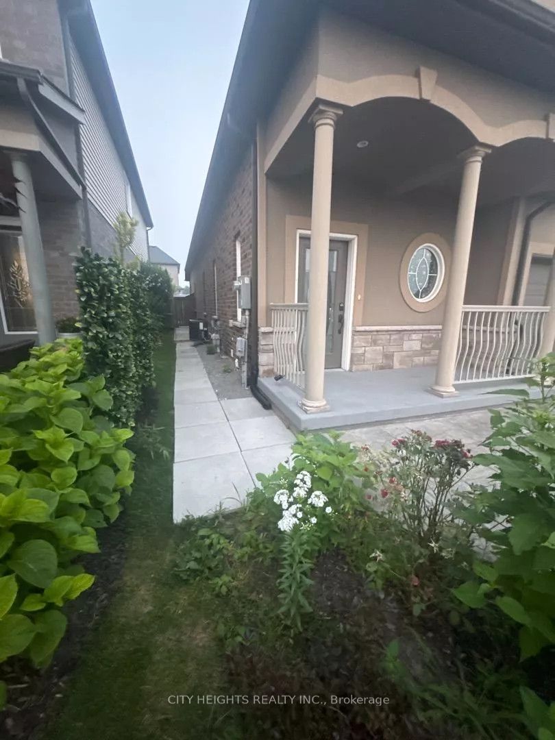 8446 Jennfer Crescent Property Photo 4