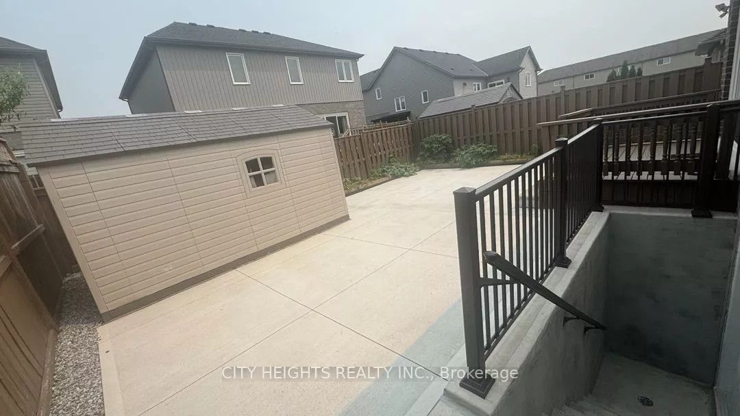 8446 Jennfer Crescent Property Photo 7