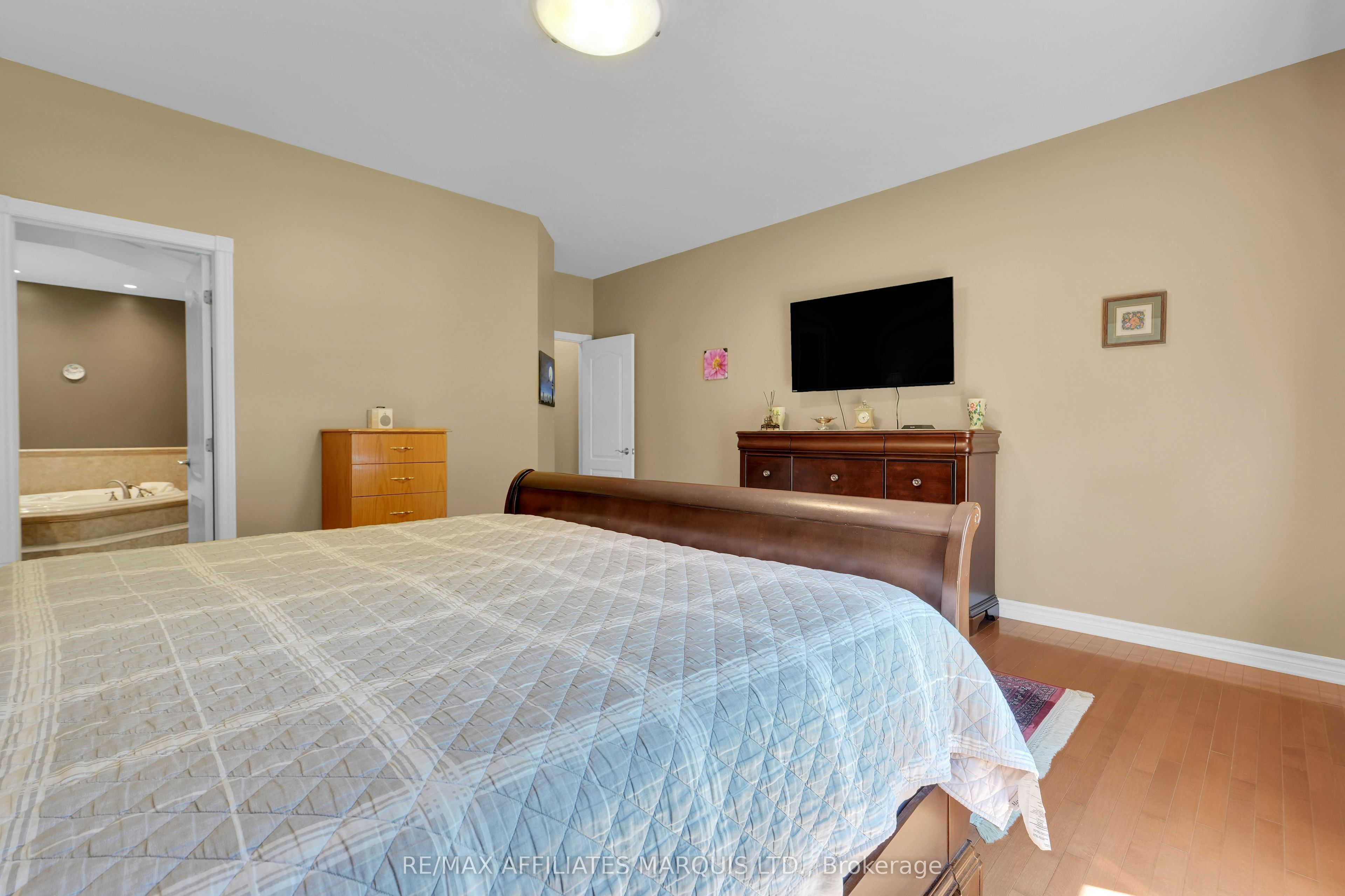 6662 Sutherland Avenue Property Photo 20