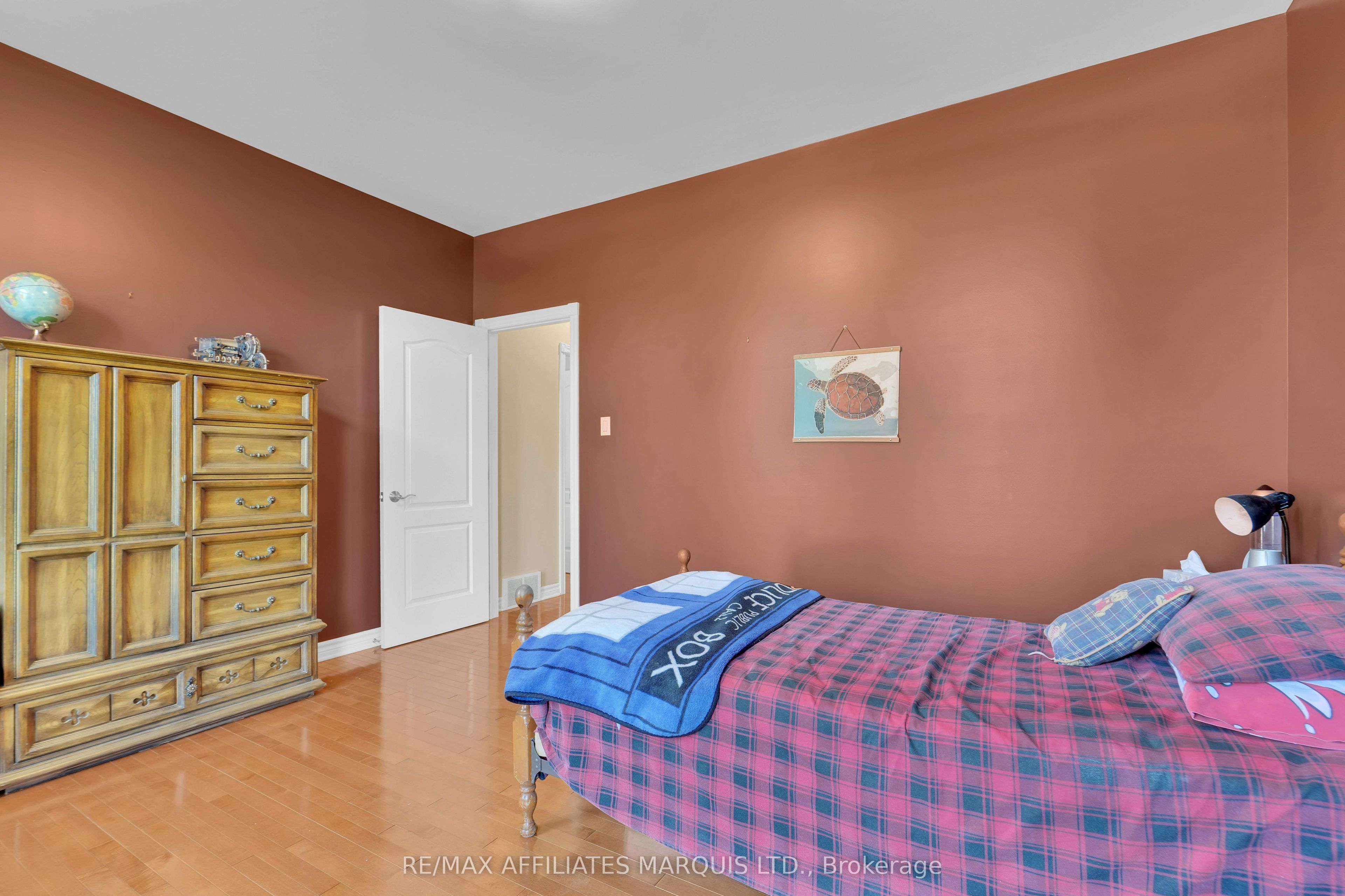 6662 Sutherland Avenue Property Photo 26