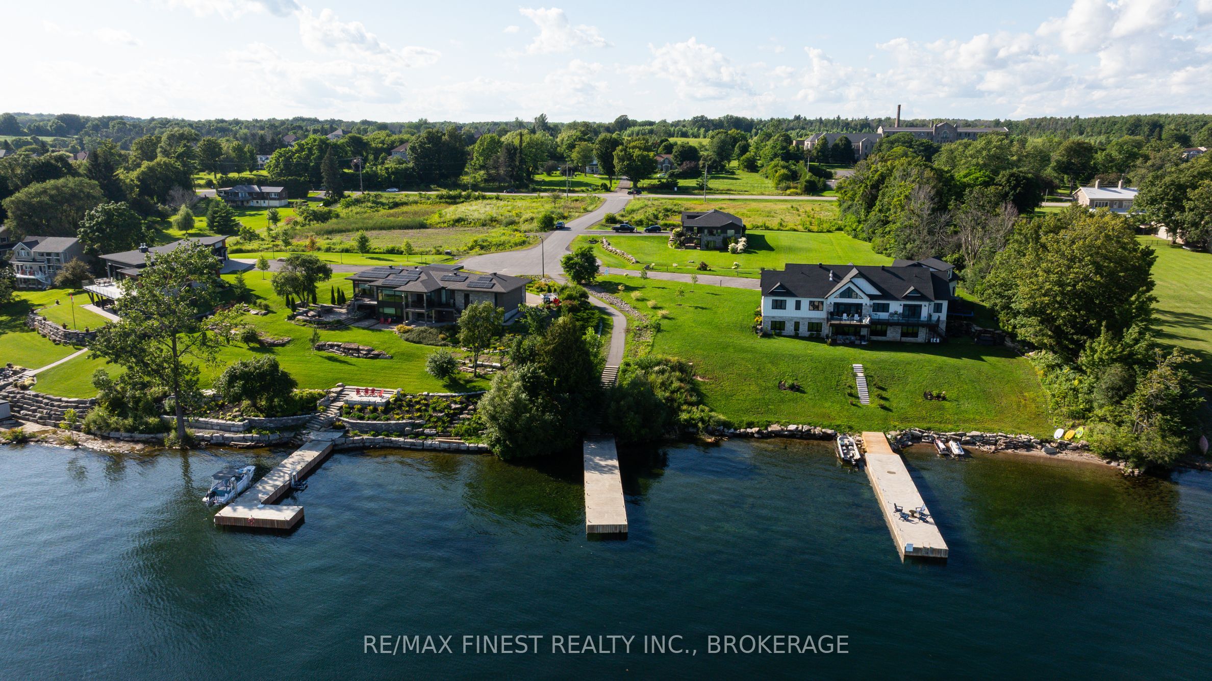 1 Shoreside Way Property Photo 1