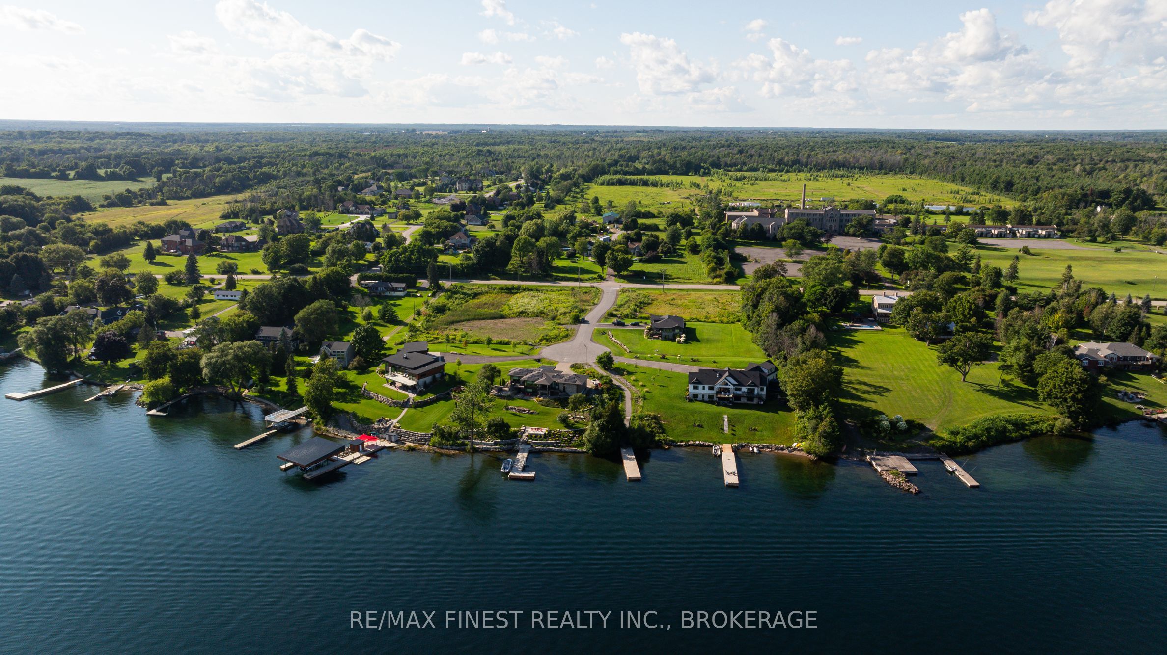 1 Shoreside Way Property Photo 4