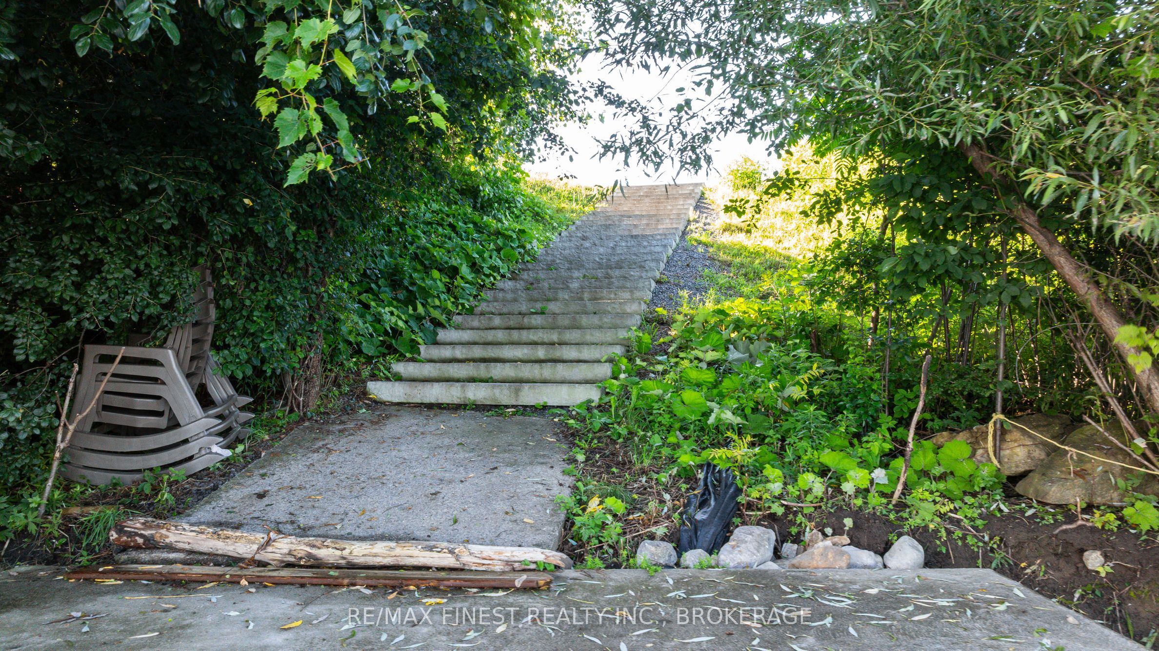 1 Shoreside Way Property Photo 11