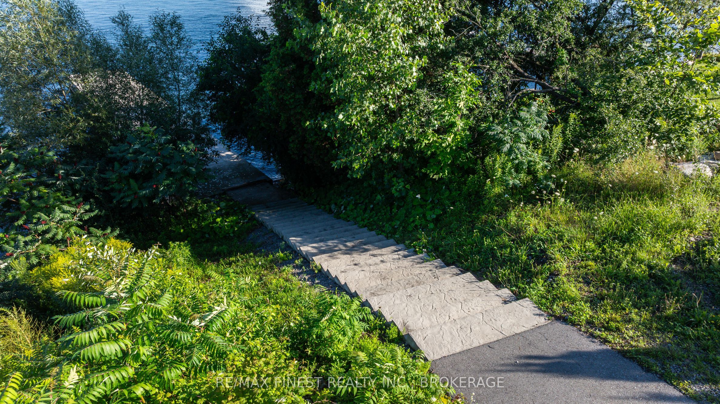 1 Shoreside Way Property Photo 28
