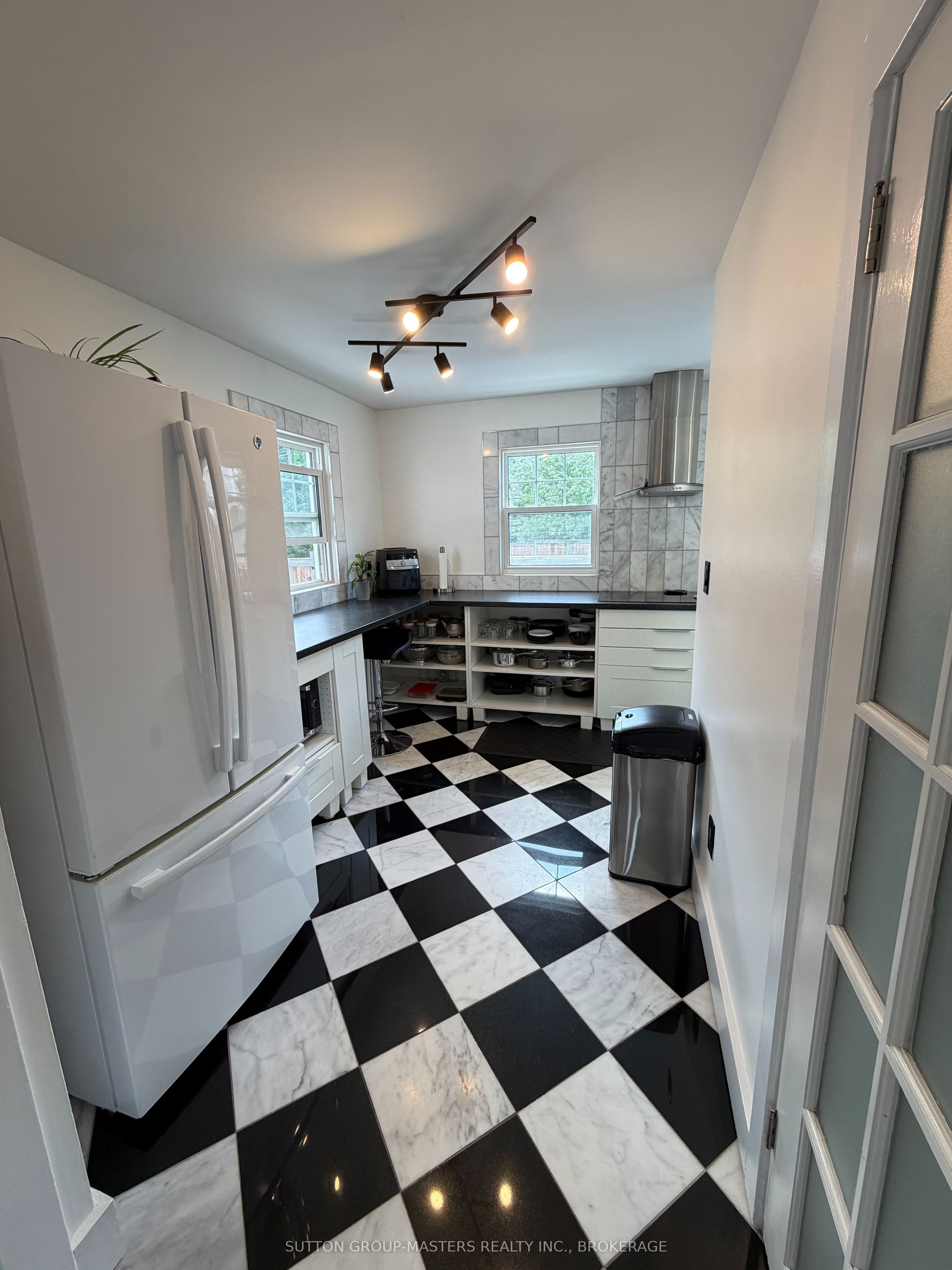 50 Brompton Road Property Photo 7