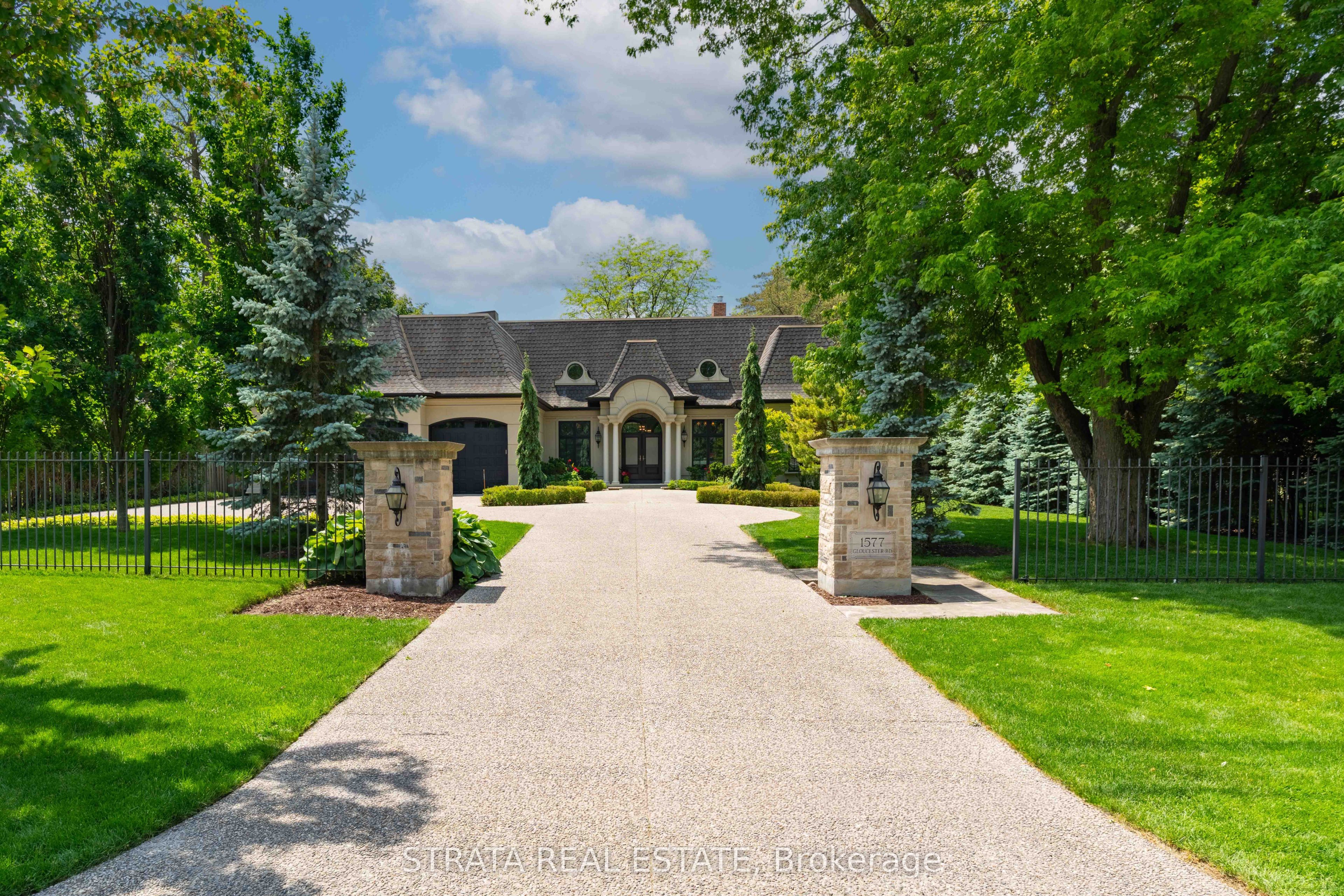 1577 Gloucester Road Property Photo 1