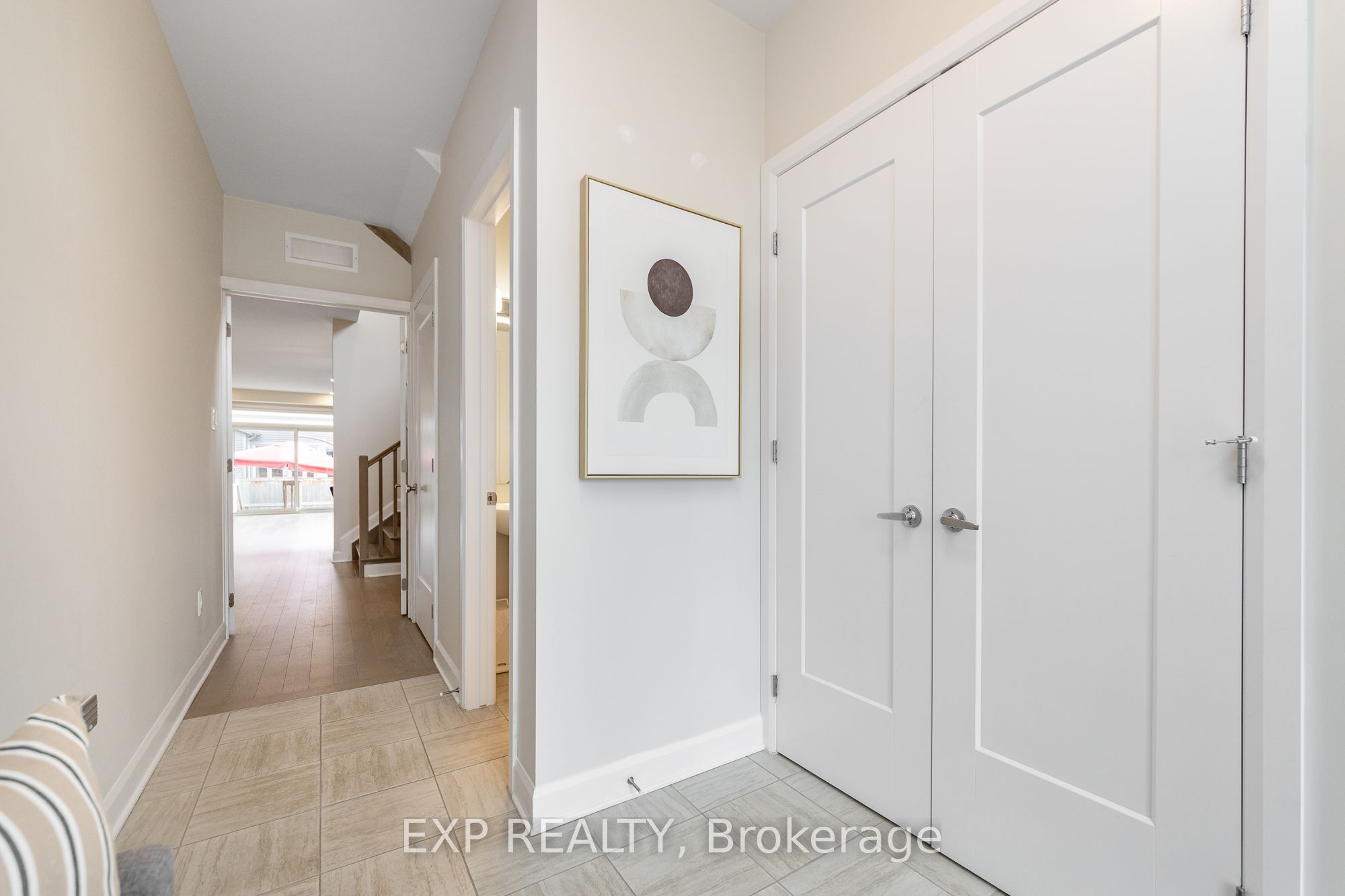 616 Moonflower Crescent Property Photo 4