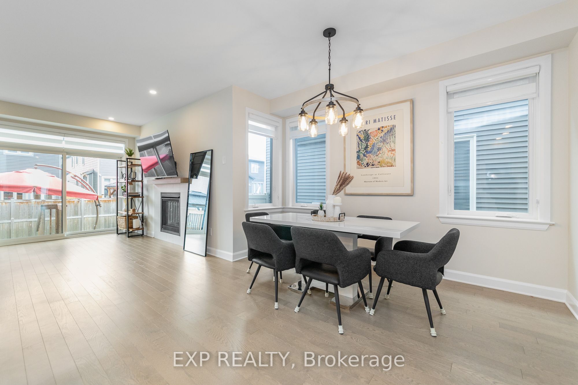 616 Moonflower Crescent Property Photo 8