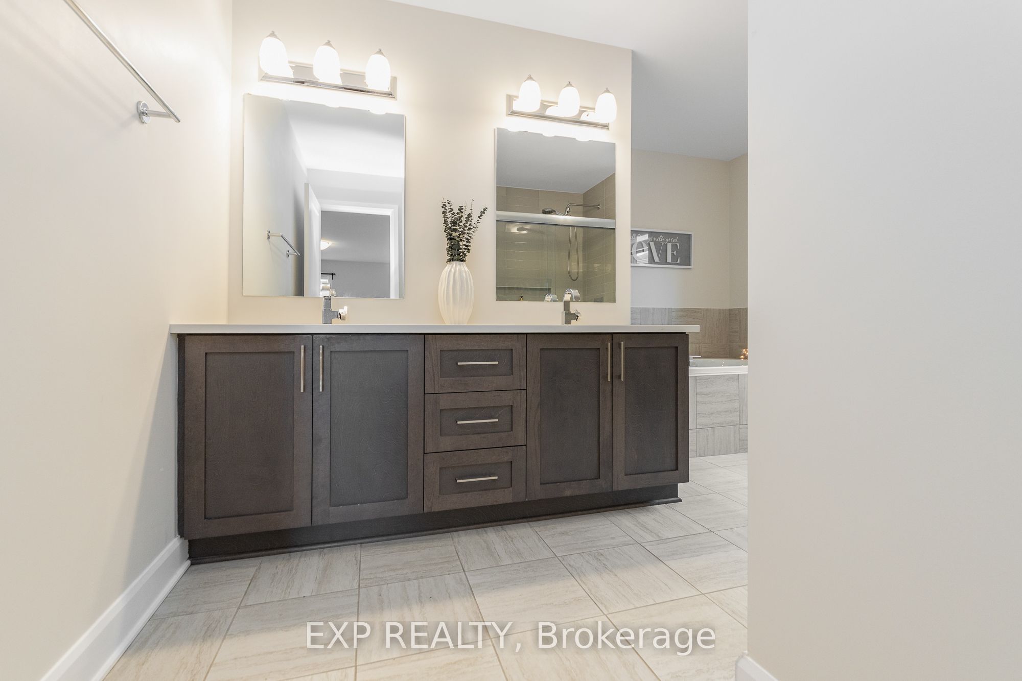 616 Moonflower Crescent Property Photo 29