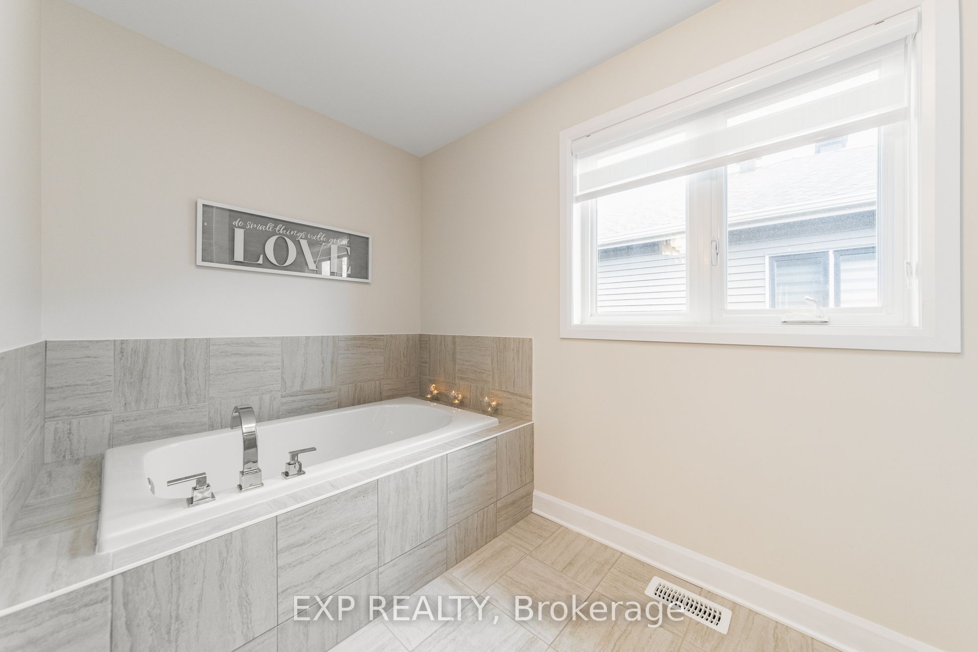 616 Moonflower Crescent Property Photo 31