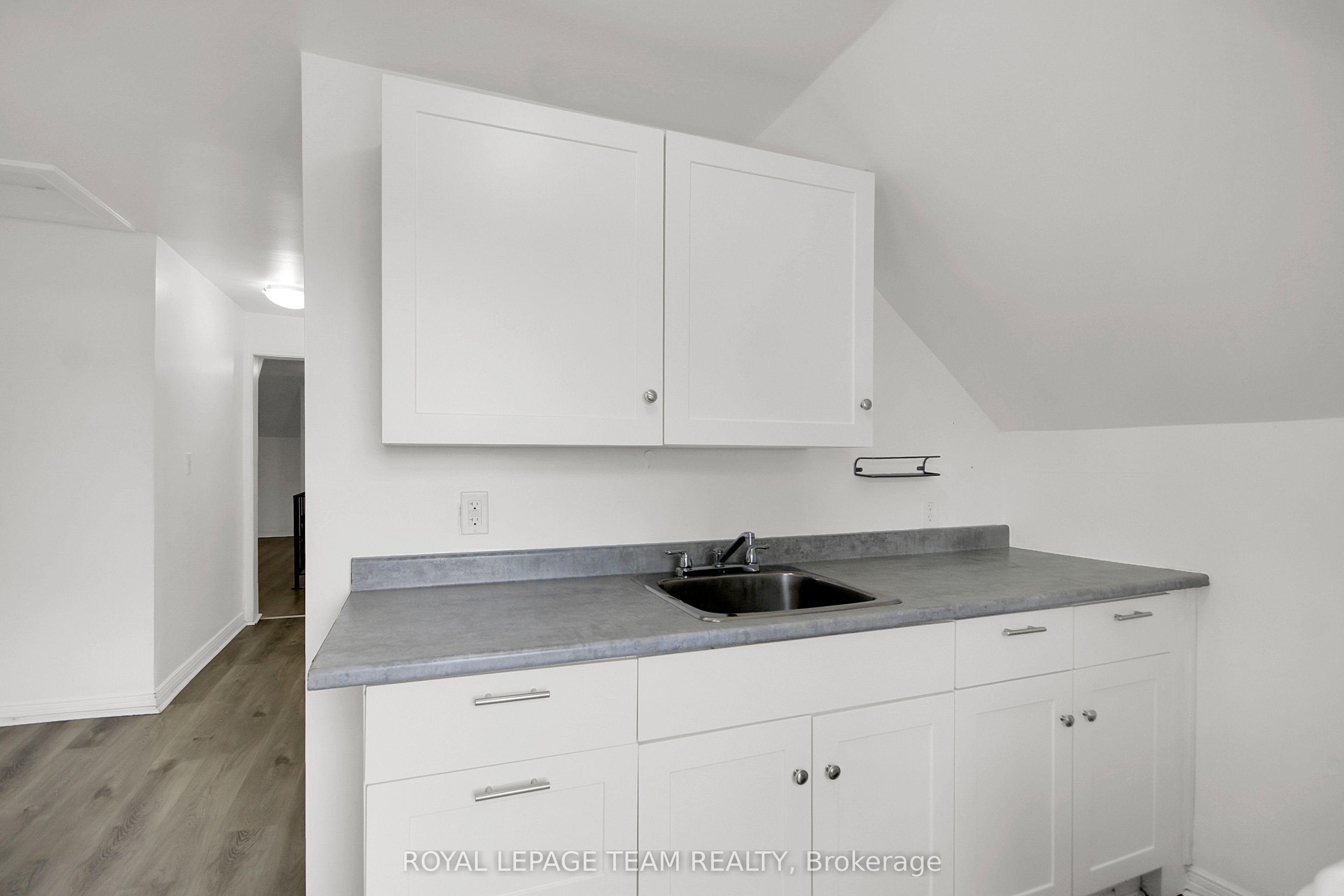 4 Eccles Street 5 Property Photo 26