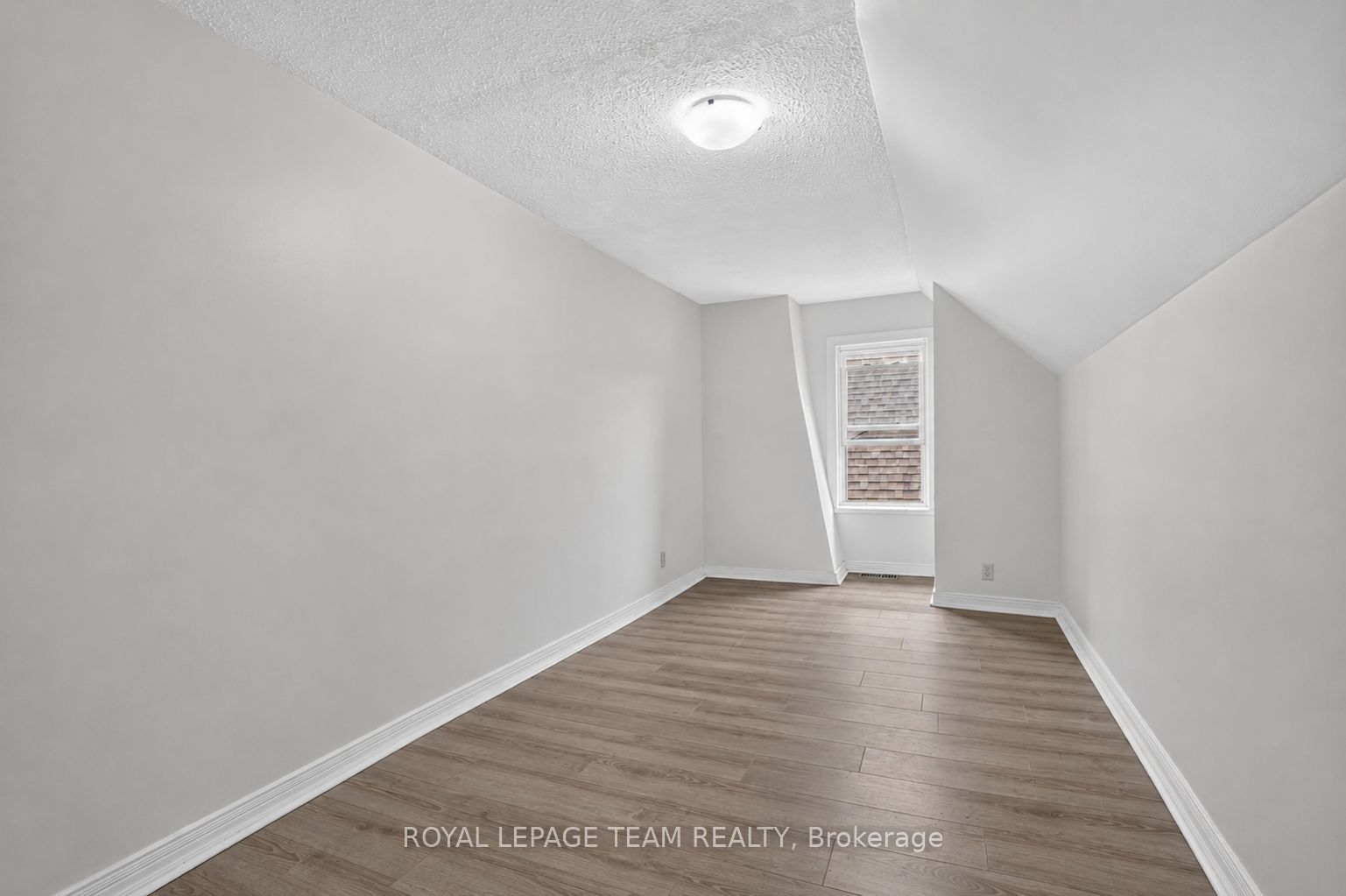 4 Eccles Street 5 Property Photo 30