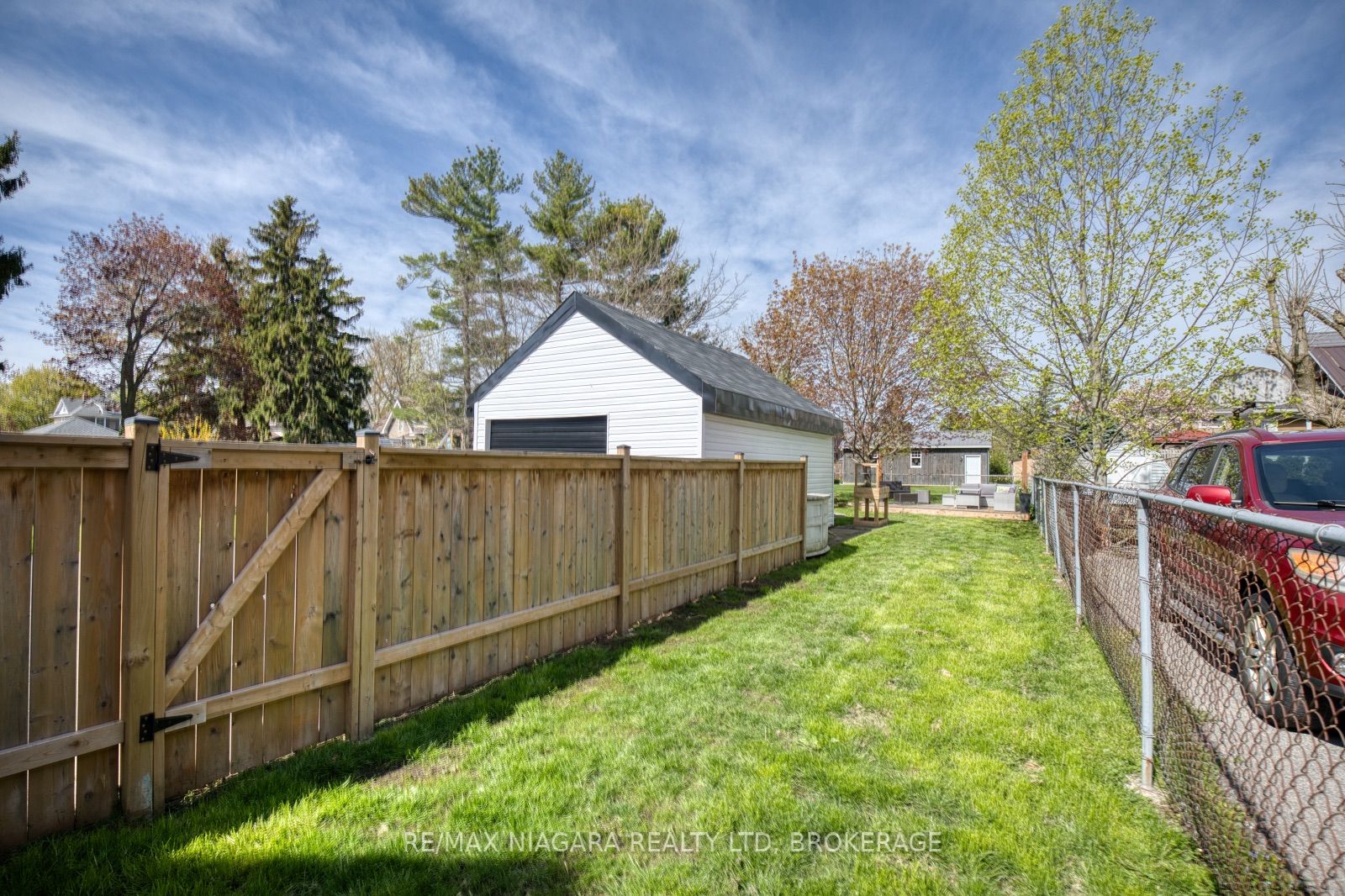 168 Steele Street Property Photo 8