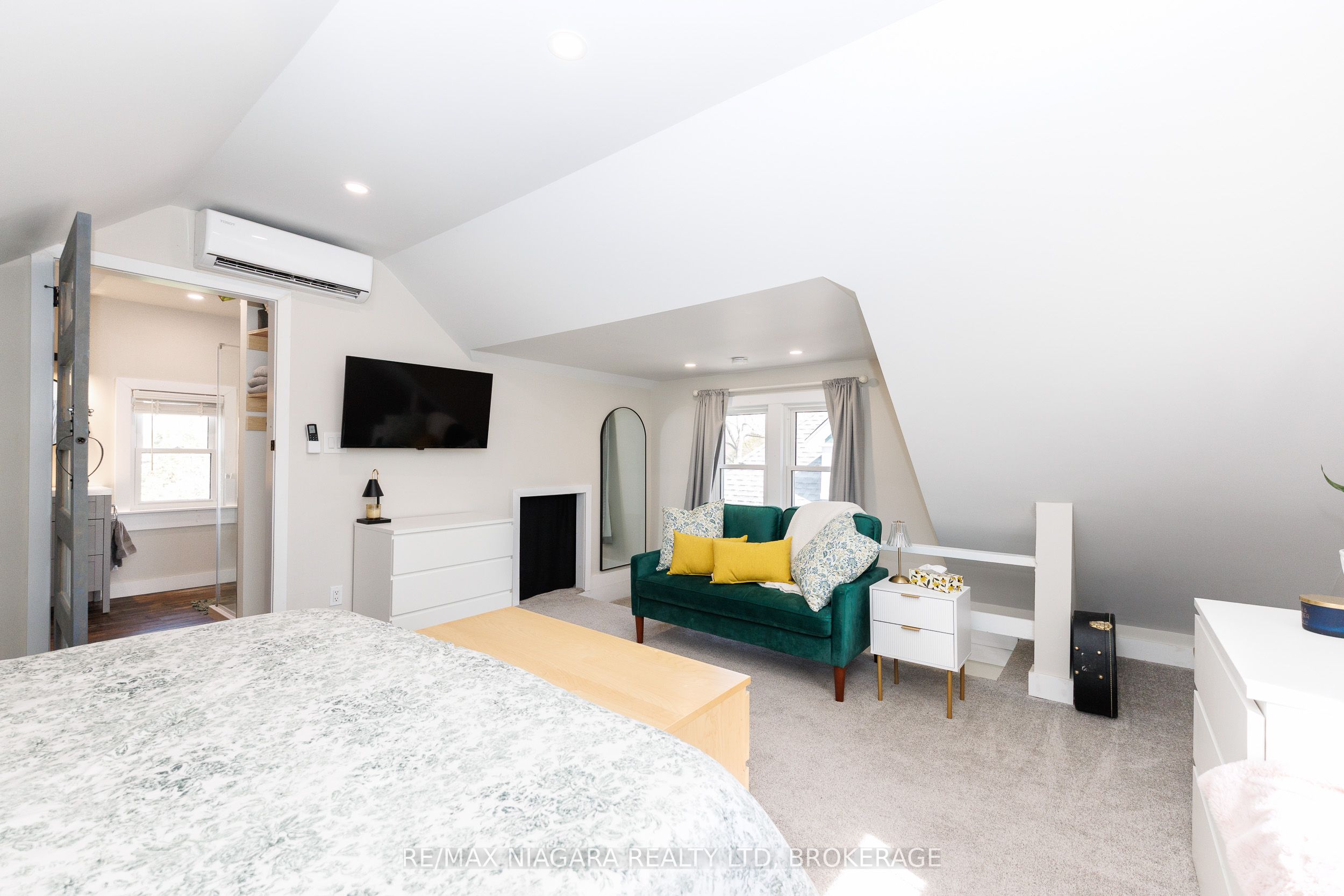 168 Steele Street Property Photo 33