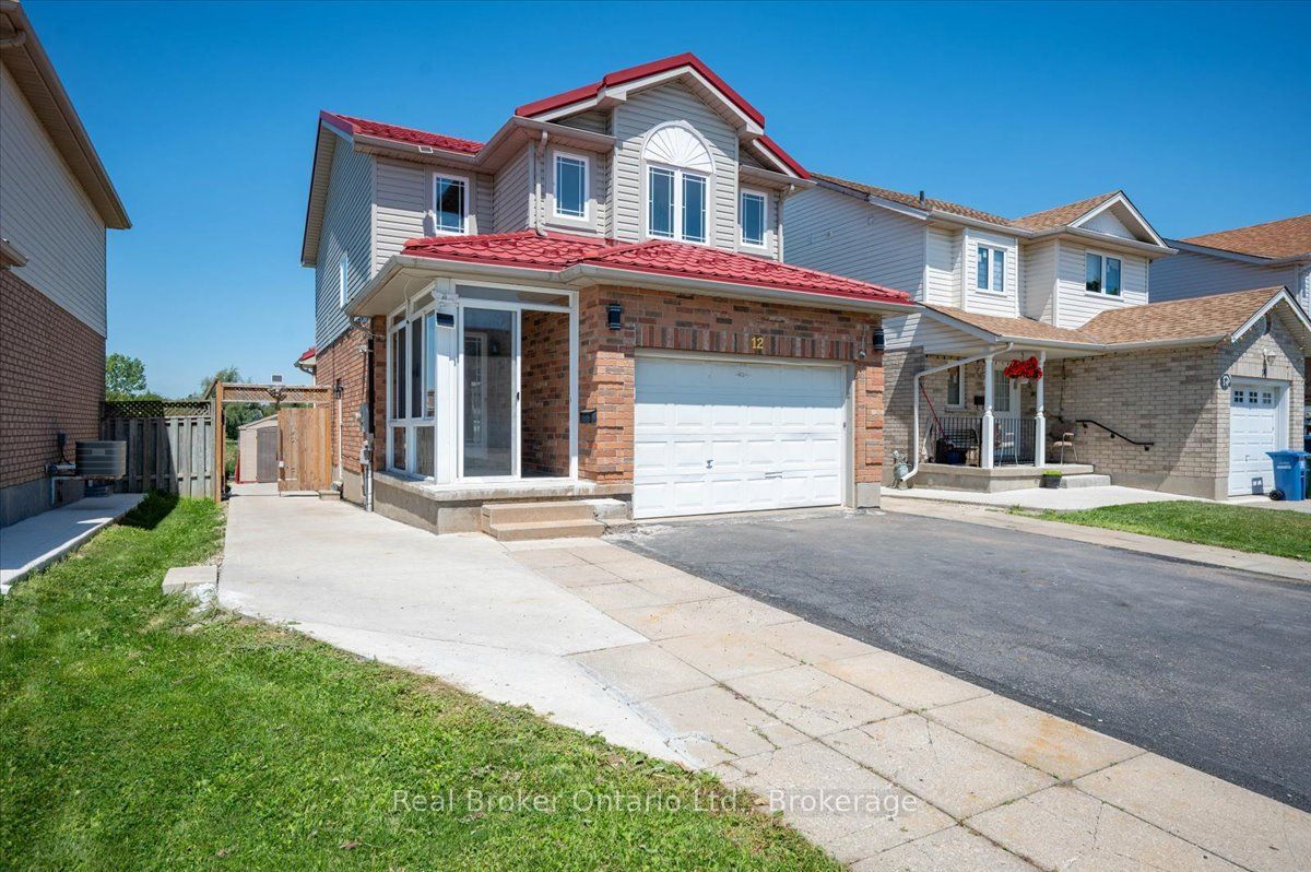 12 Castlebury Drive Property Photo 3