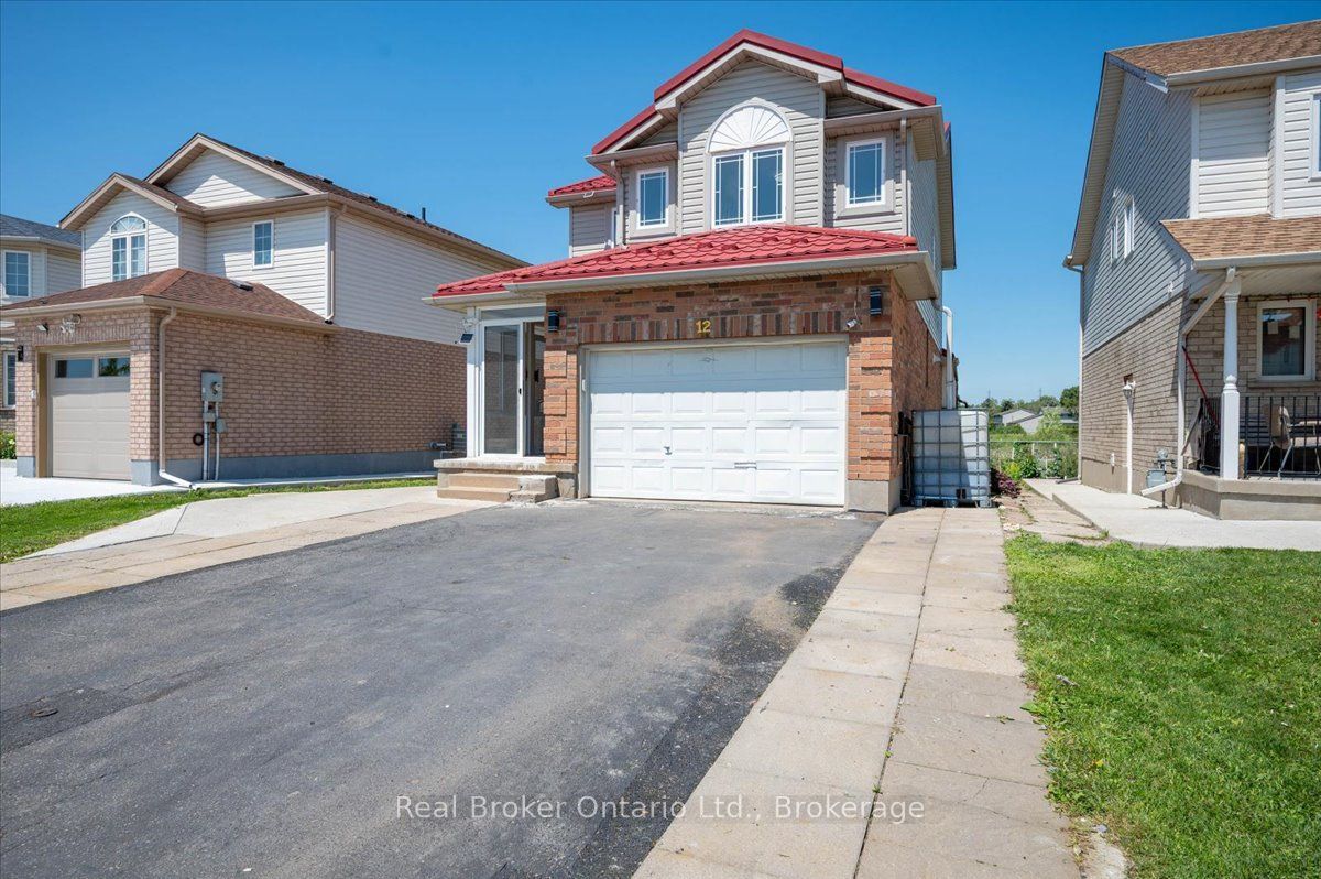 12 Castlebury Drive Property Photo 4