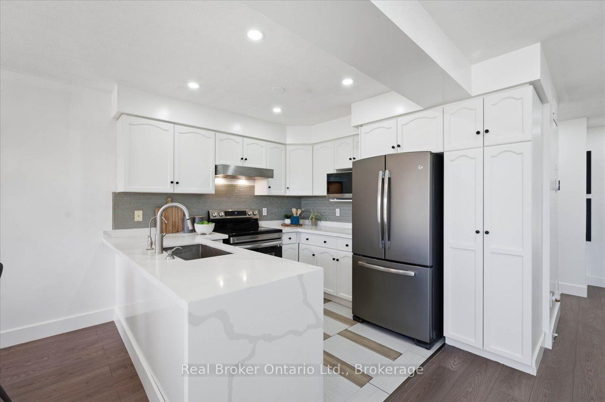 12 Castlebury Drive Property Photo 5