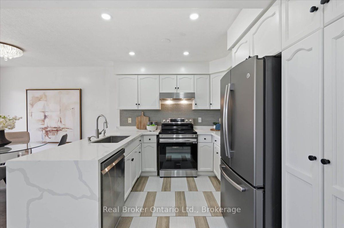 12 Castlebury Drive Property Photo 6