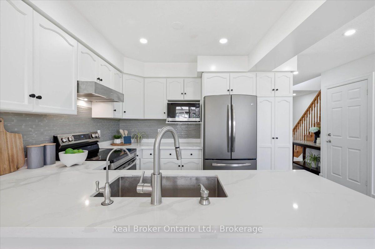 12 Castlebury Drive Property Photo 7