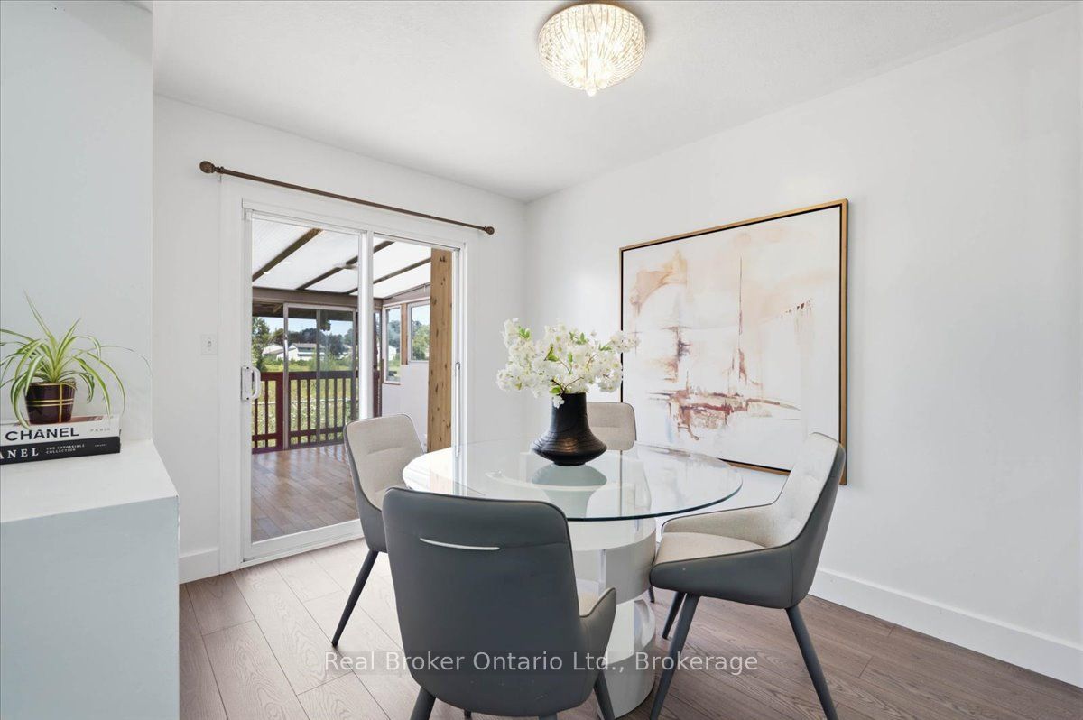 12 Castlebury Drive Property Photo 9