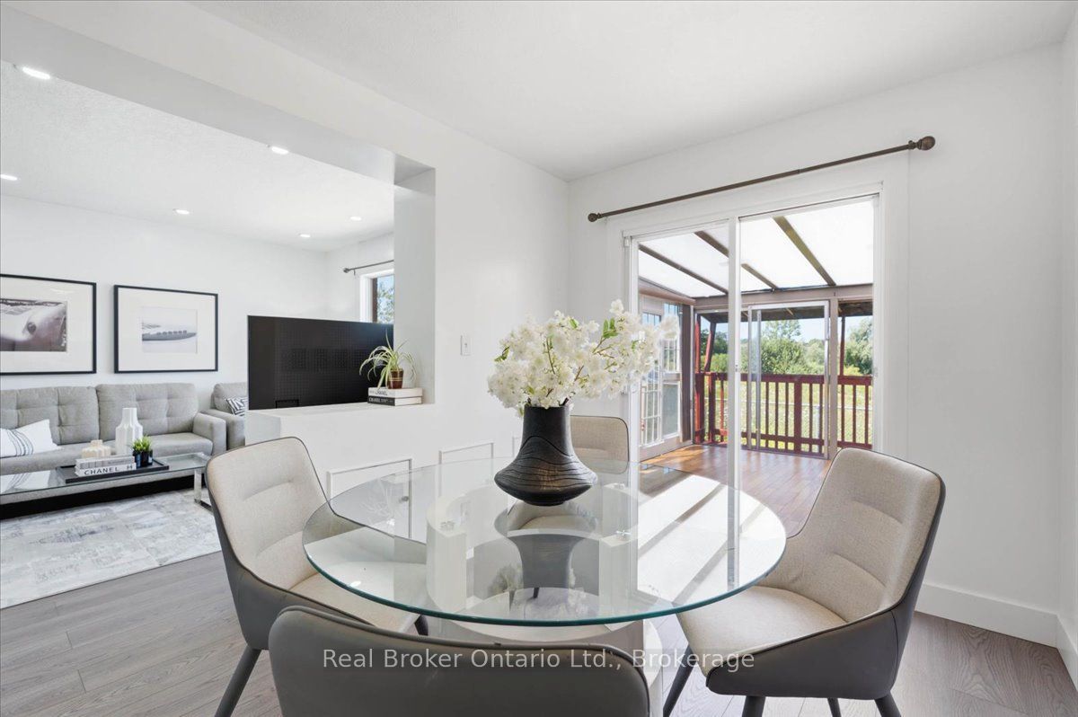 12 Castlebury Drive Property Photo 10