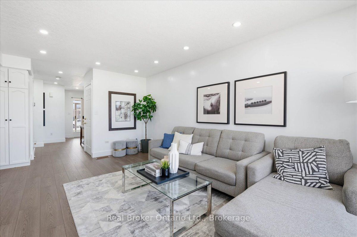12 Castlebury Drive Property Photo 14