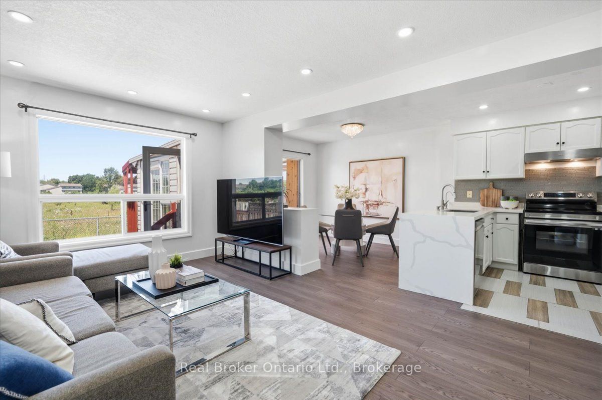 12 Castlebury Drive Property Photo 15
