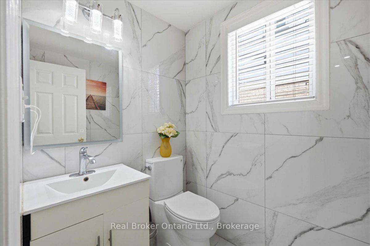 12 Castlebury Drive Property Photo 16
