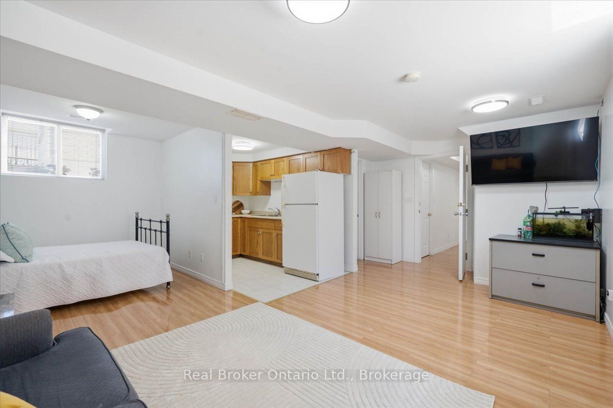 12 Castlebury Drive Property Photo 29