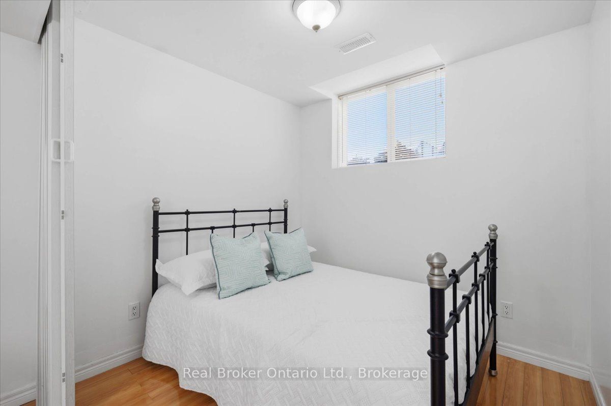12 Castlebury Drive Property Photo 31