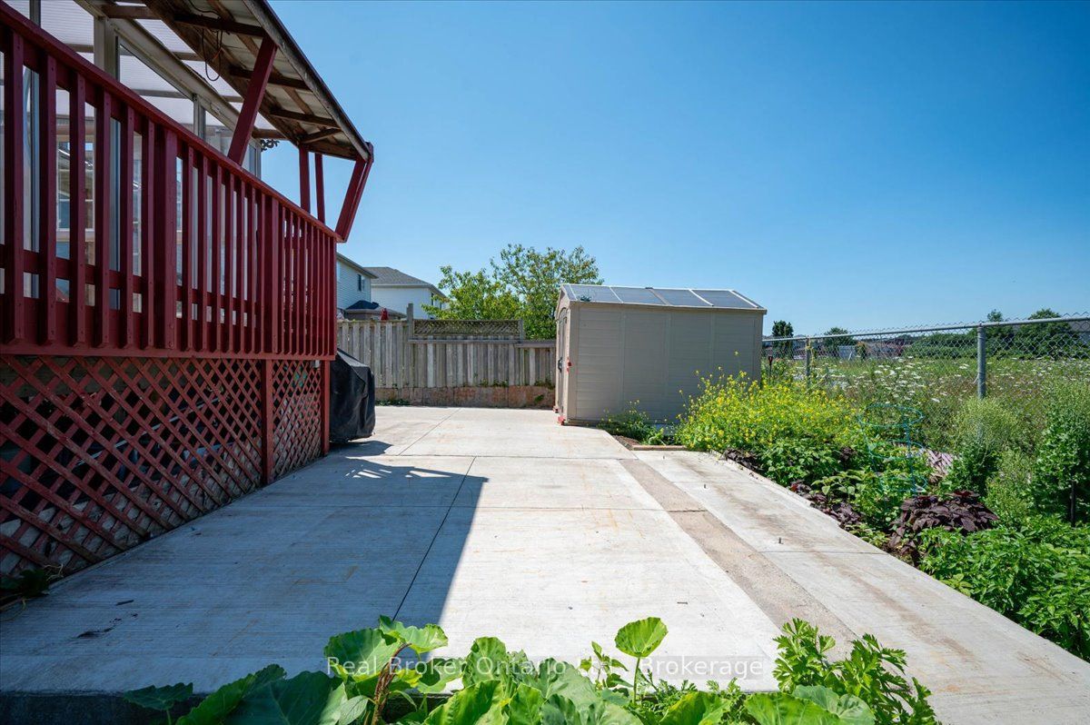 12 Castlebury Drive Property Photo 37