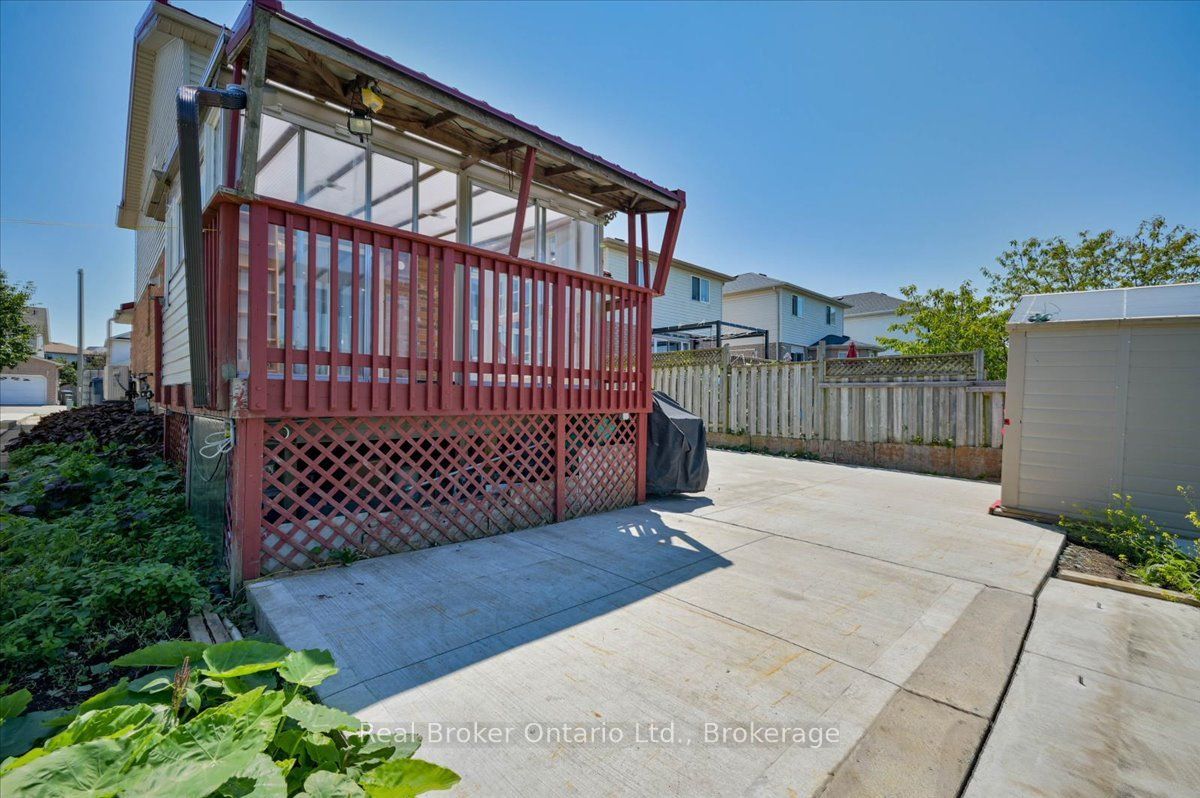 12 Castlebury Drive Property Photo 38