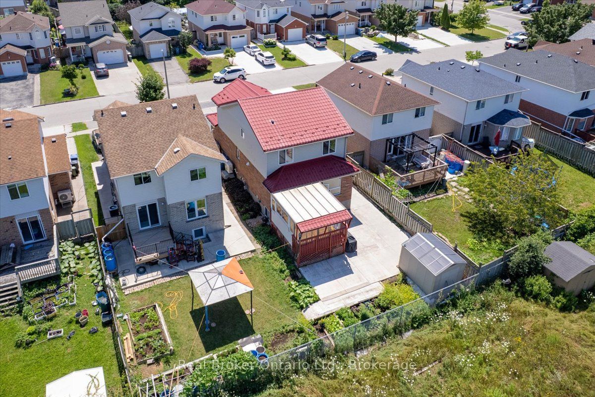 12 Castlebury Drive Property Photo 43
