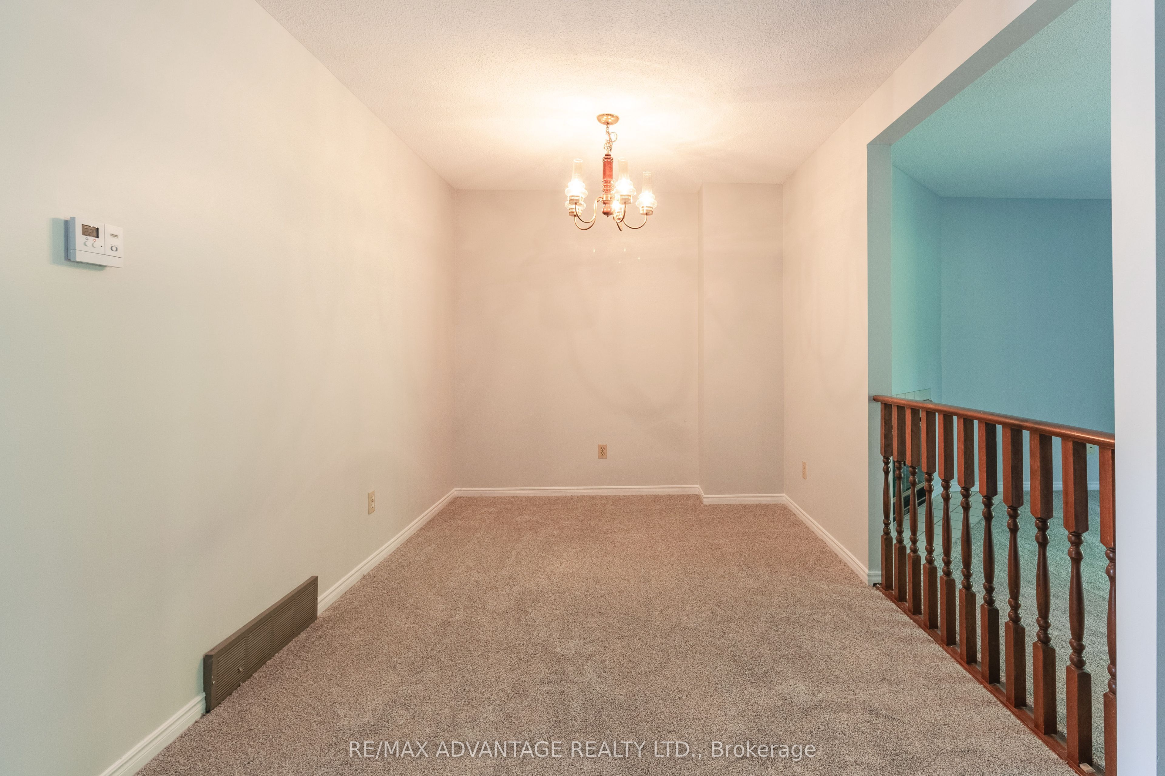 1294 Byron Baseline Road W 4 Property Photo 6