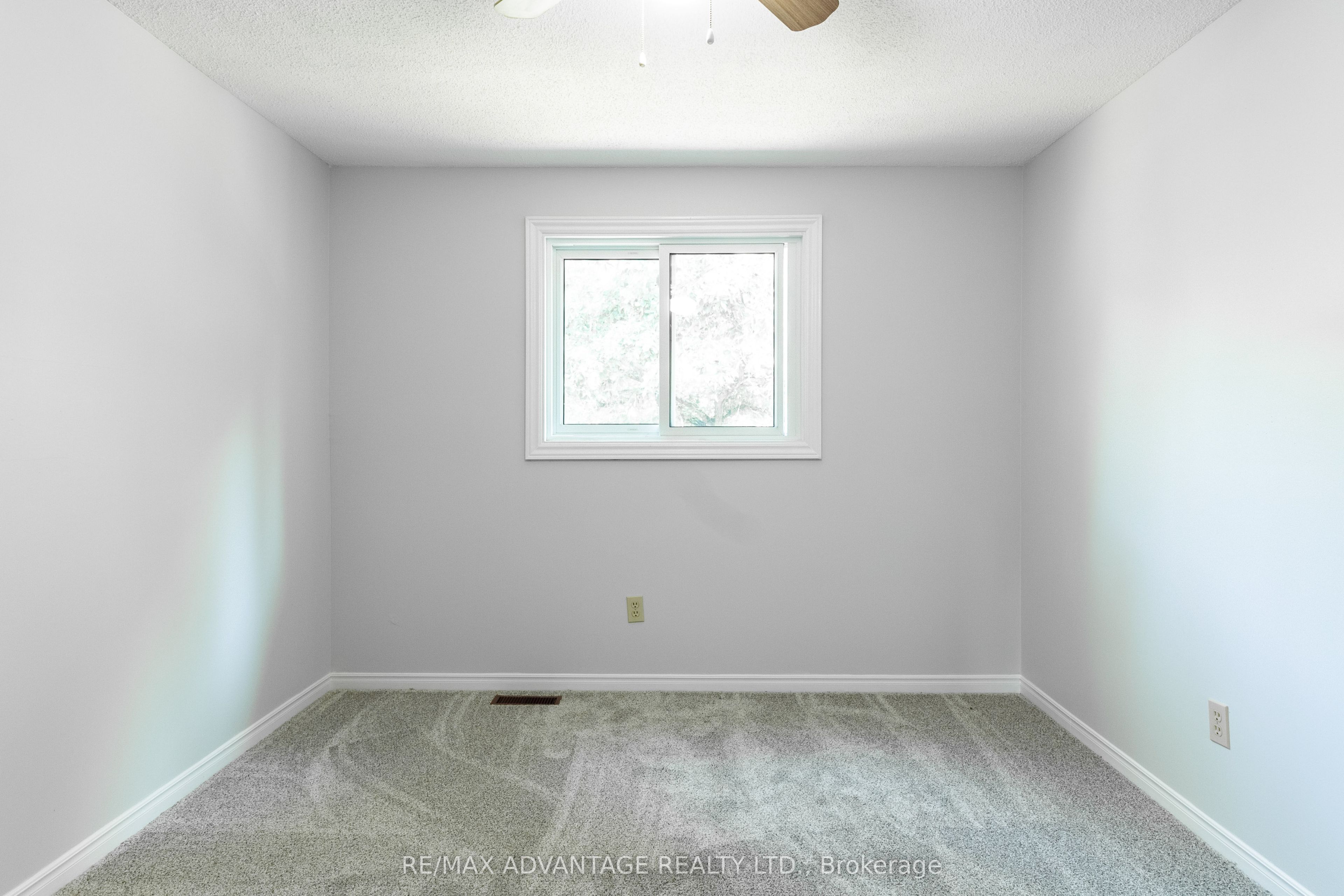 1294 Byron Baseline Road W 4 Property Photo 17