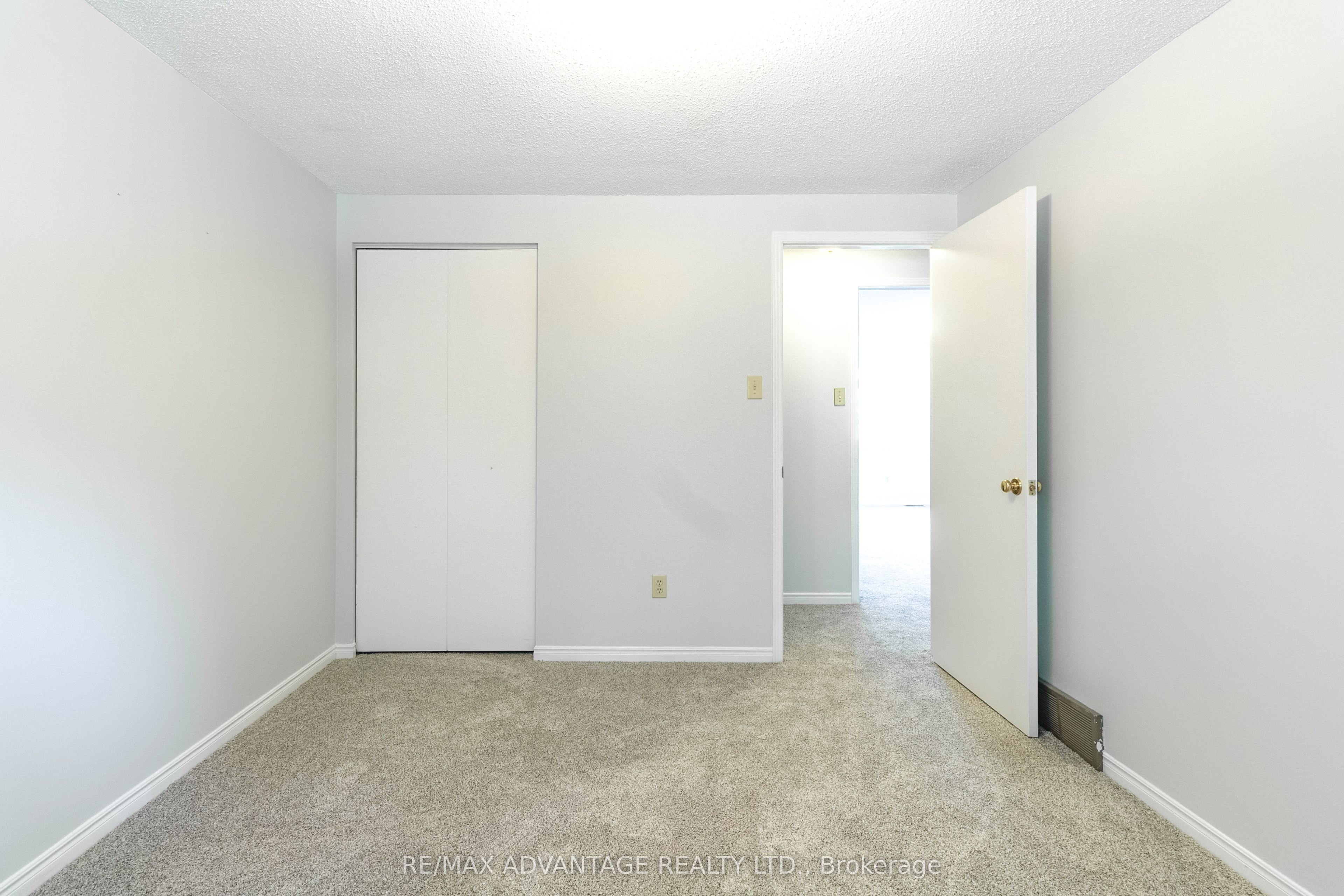 1294 Byron Baseline Road W 4 Property Photo 21