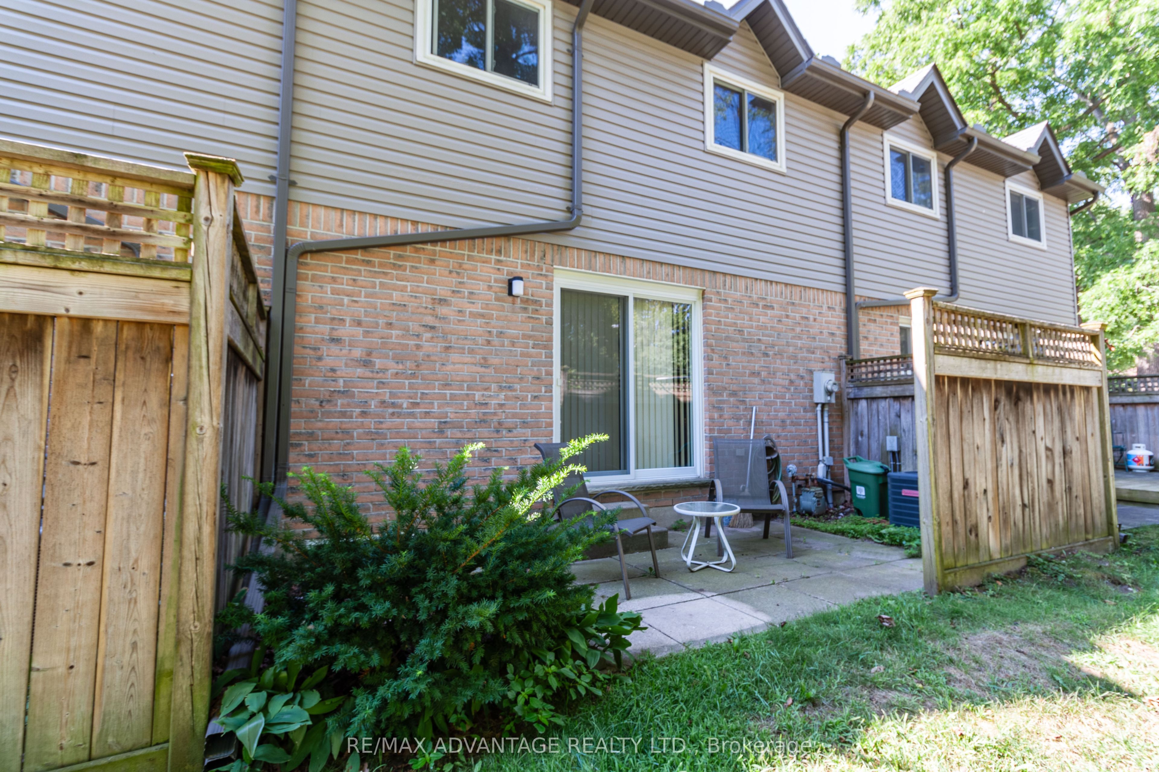 1294 Byron Baseline Road W 4 Property Photo 27