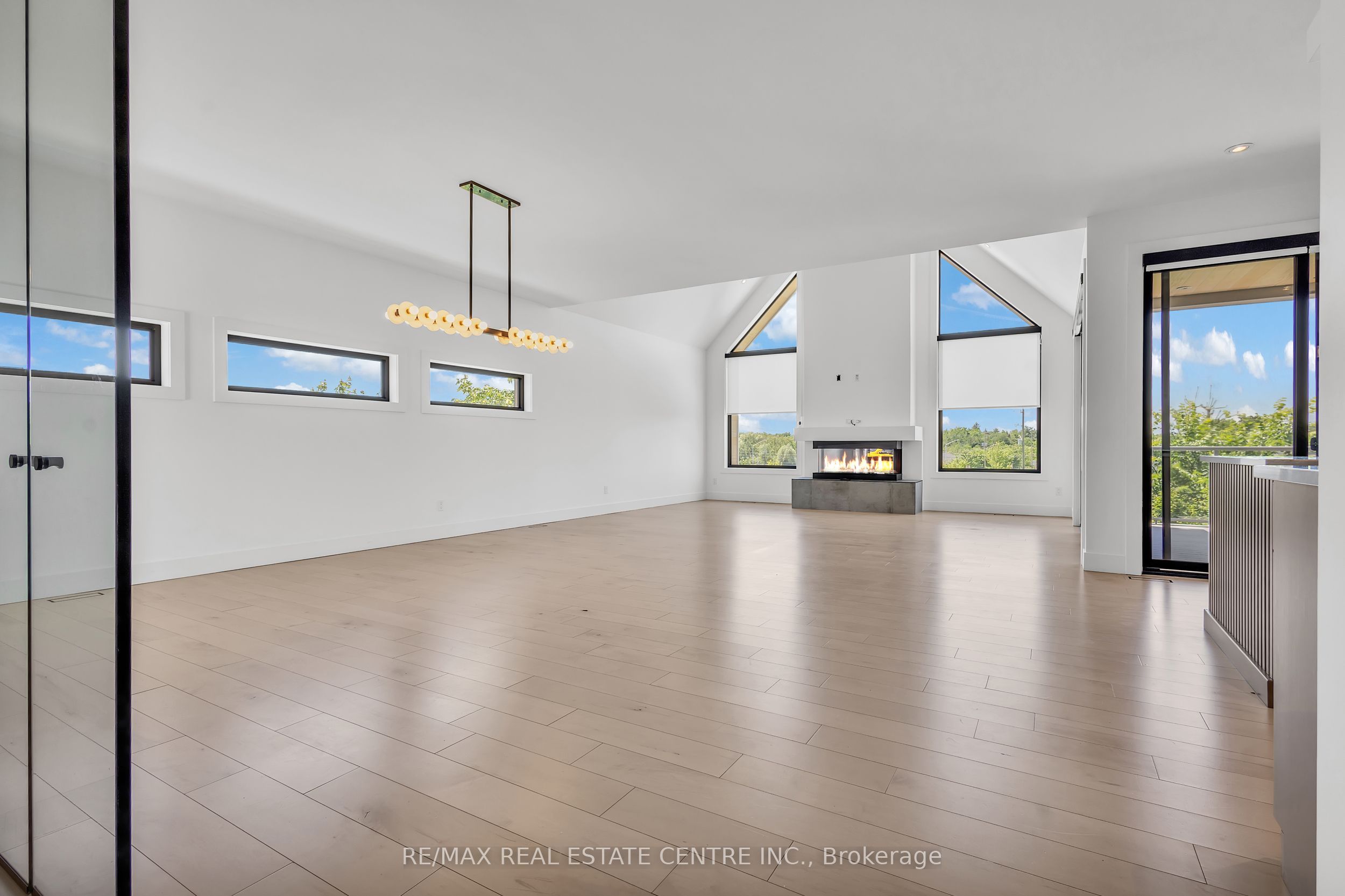 920 Thomas Pedder Court Property Photo 8