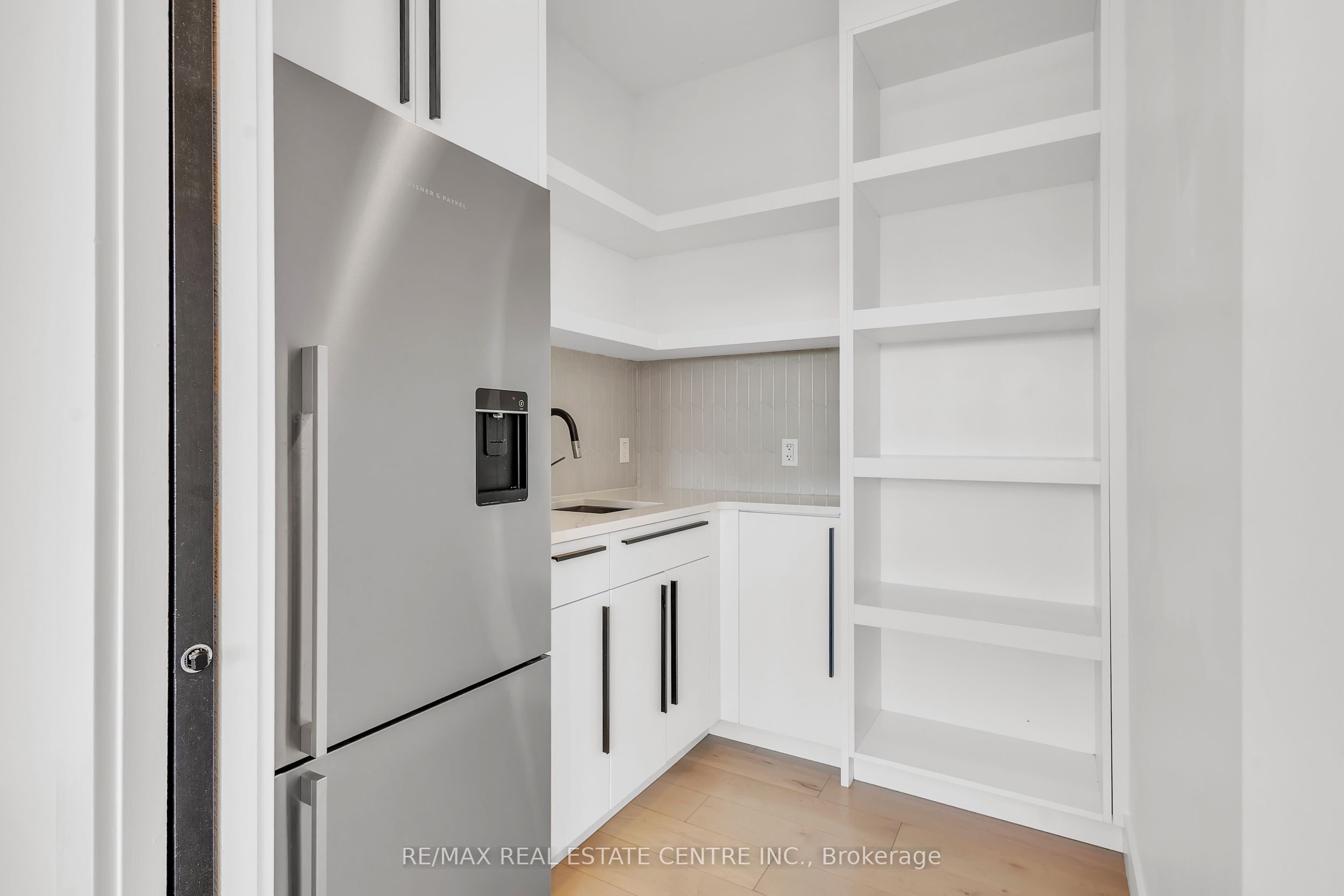 920 Thomas Pedder Court Property Photo 22