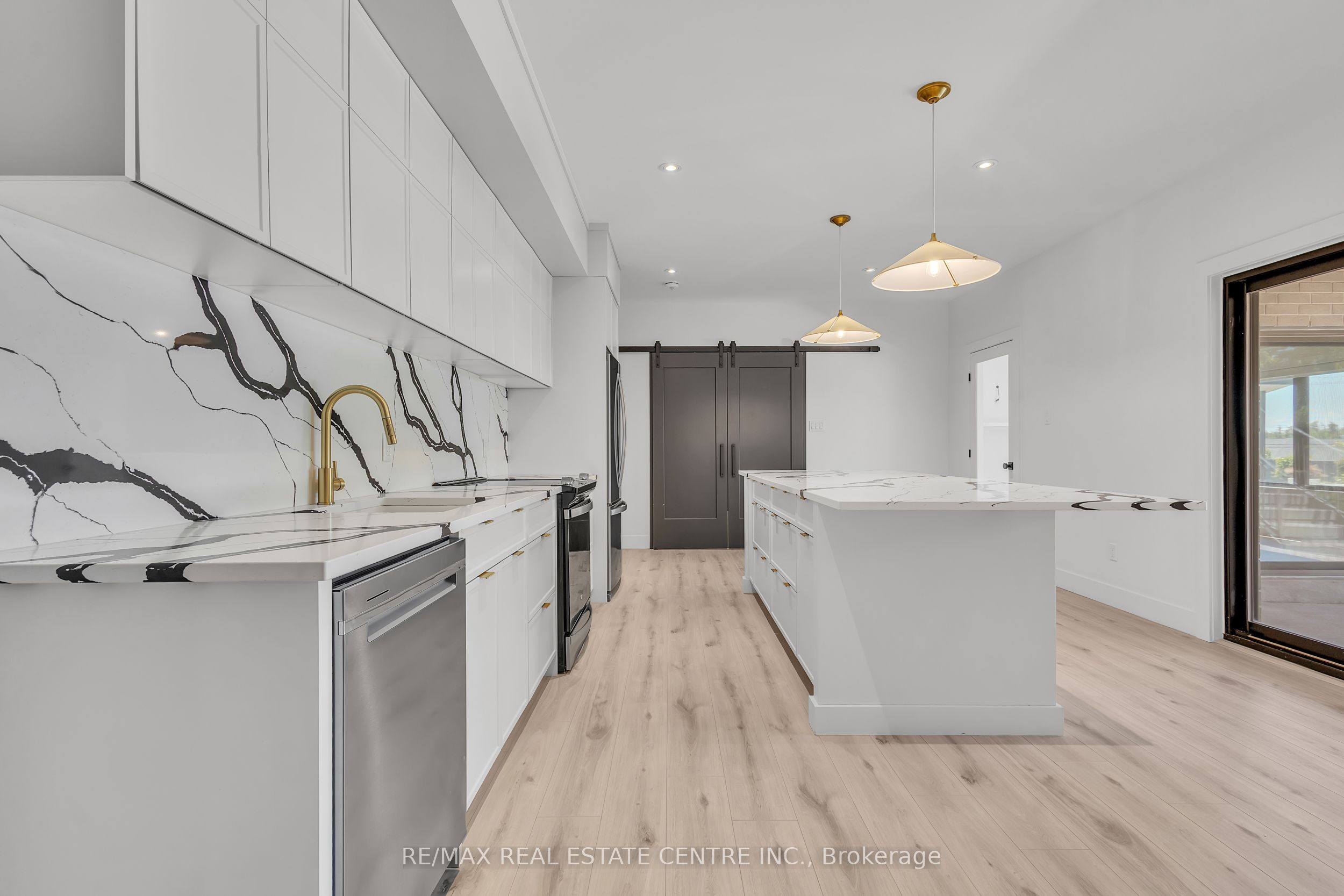 920 Thomas Pedder Court Property Photo 42