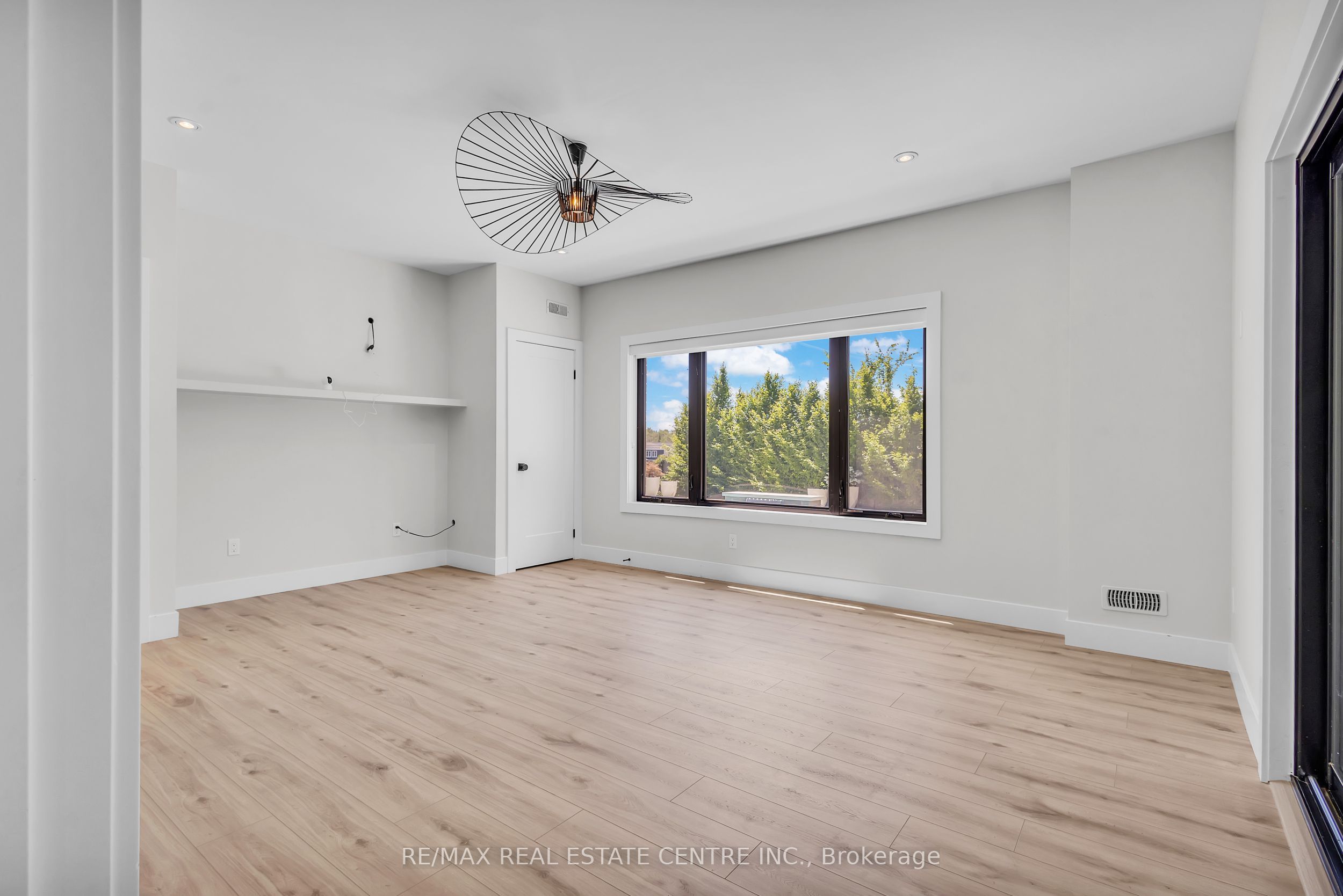 920 Thomas Pedder Court Property Photo 45