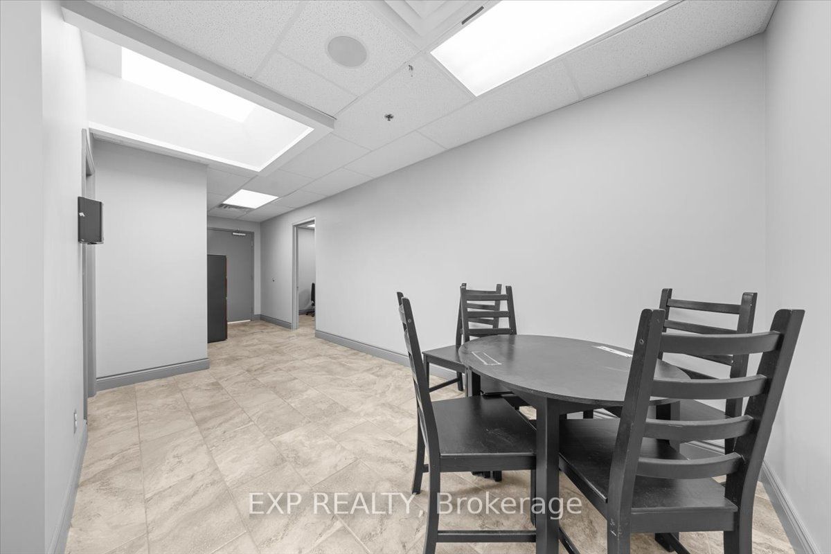 40 Sunset Boulevard 124 Property Photo 8