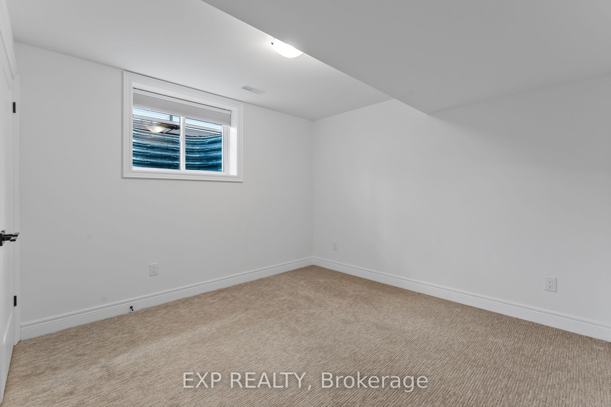 4242 Village Creek Drive Property Photo 33