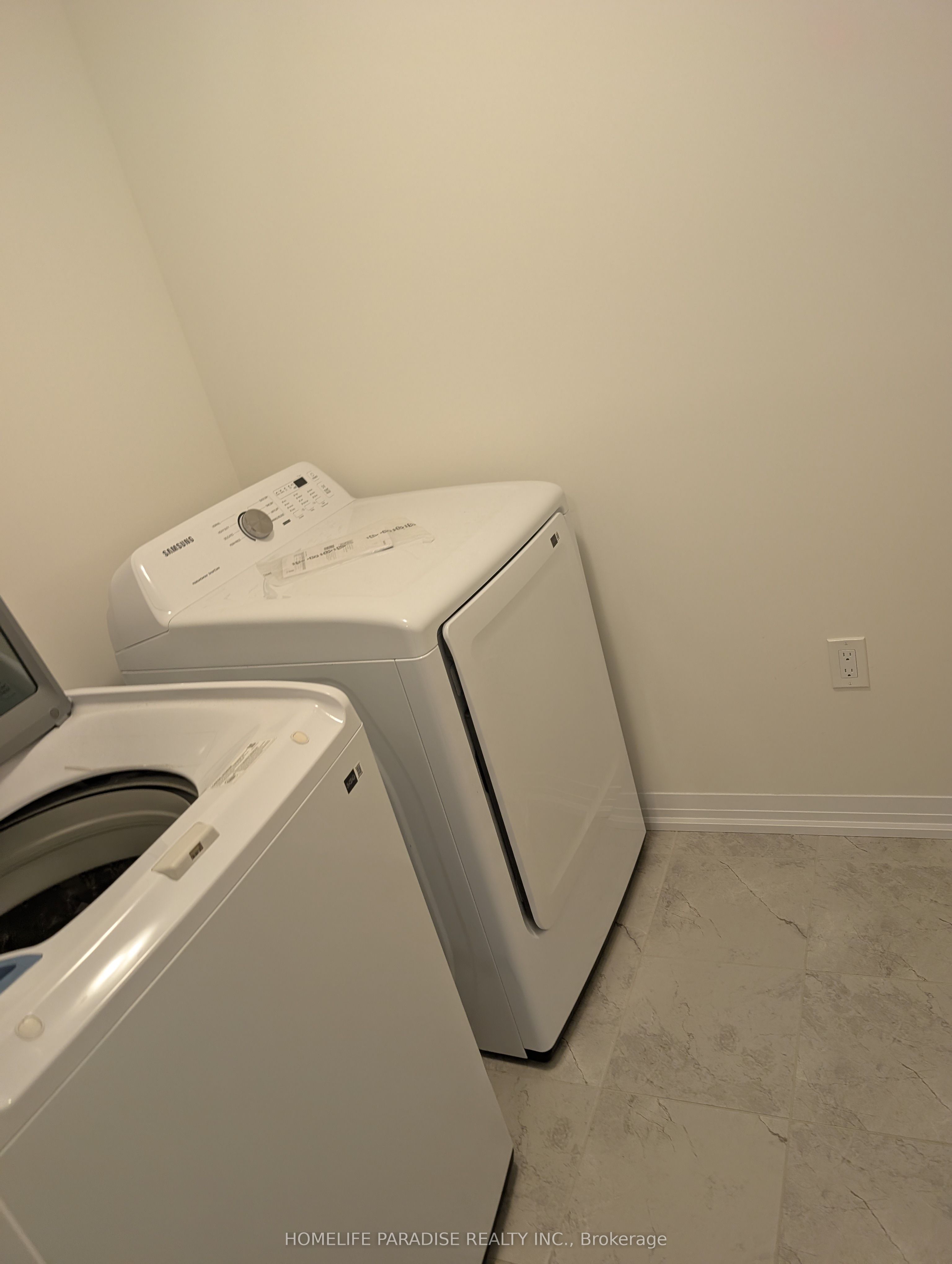 15 Blacklock Street E 3 Property Photo 17